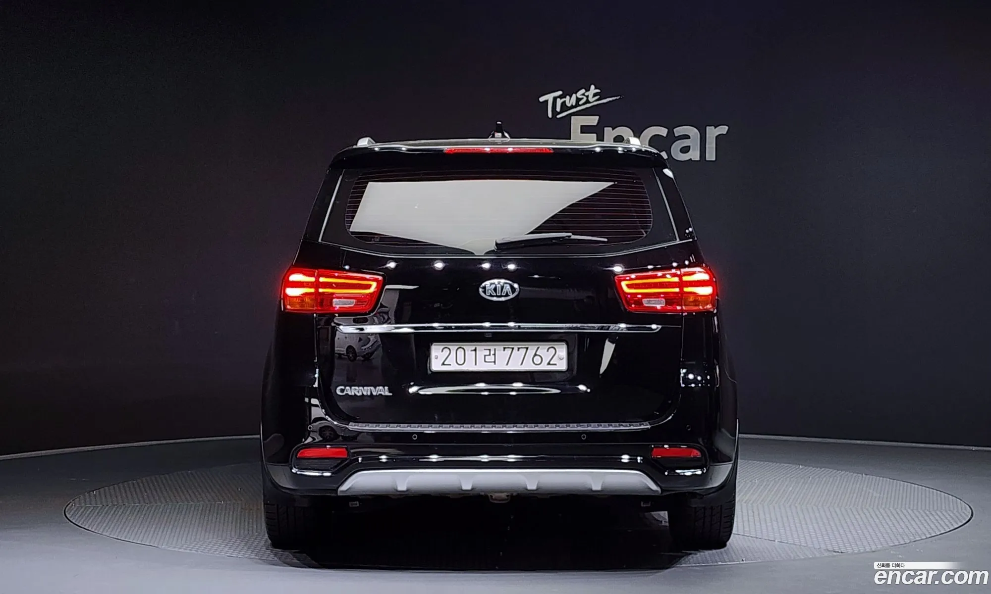 Kia The New Carnival 9-Seater Prestige - фотография 1235239