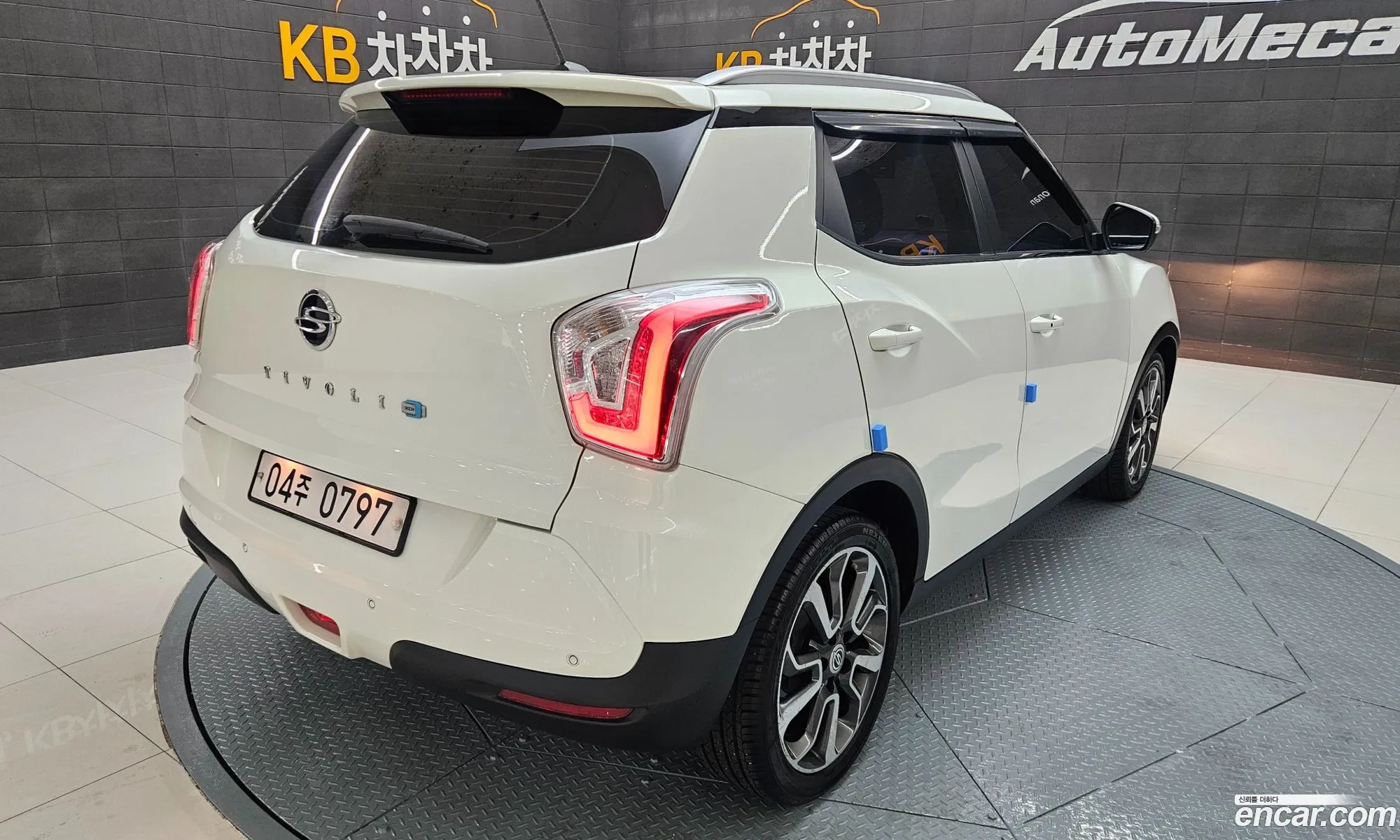 Kg Mobility Ssangyong Tivoli Diesel Lx 2Wd - фотография 7839197