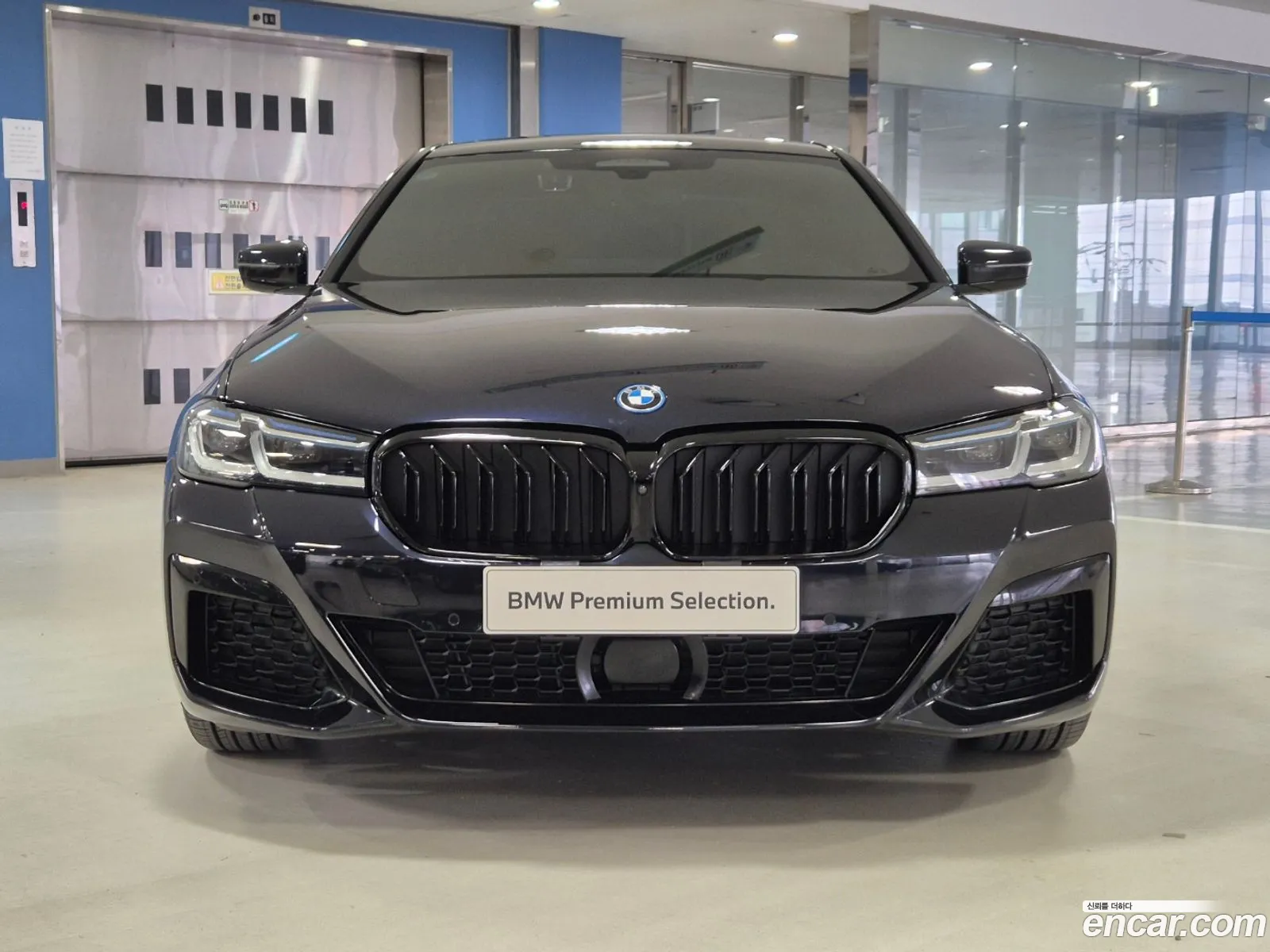 BMW 5 Series G30 530E M Sports - фотография 14125567