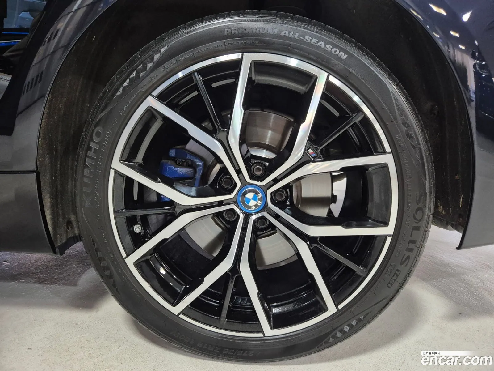 BMW 5 Series G30 530E M Sports - фотография 14125569
