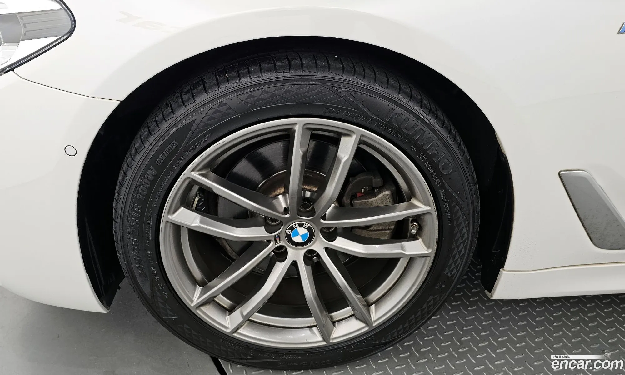 BMW 5 Series G30 520D xDrive M Sport Plus - фотография 14125557