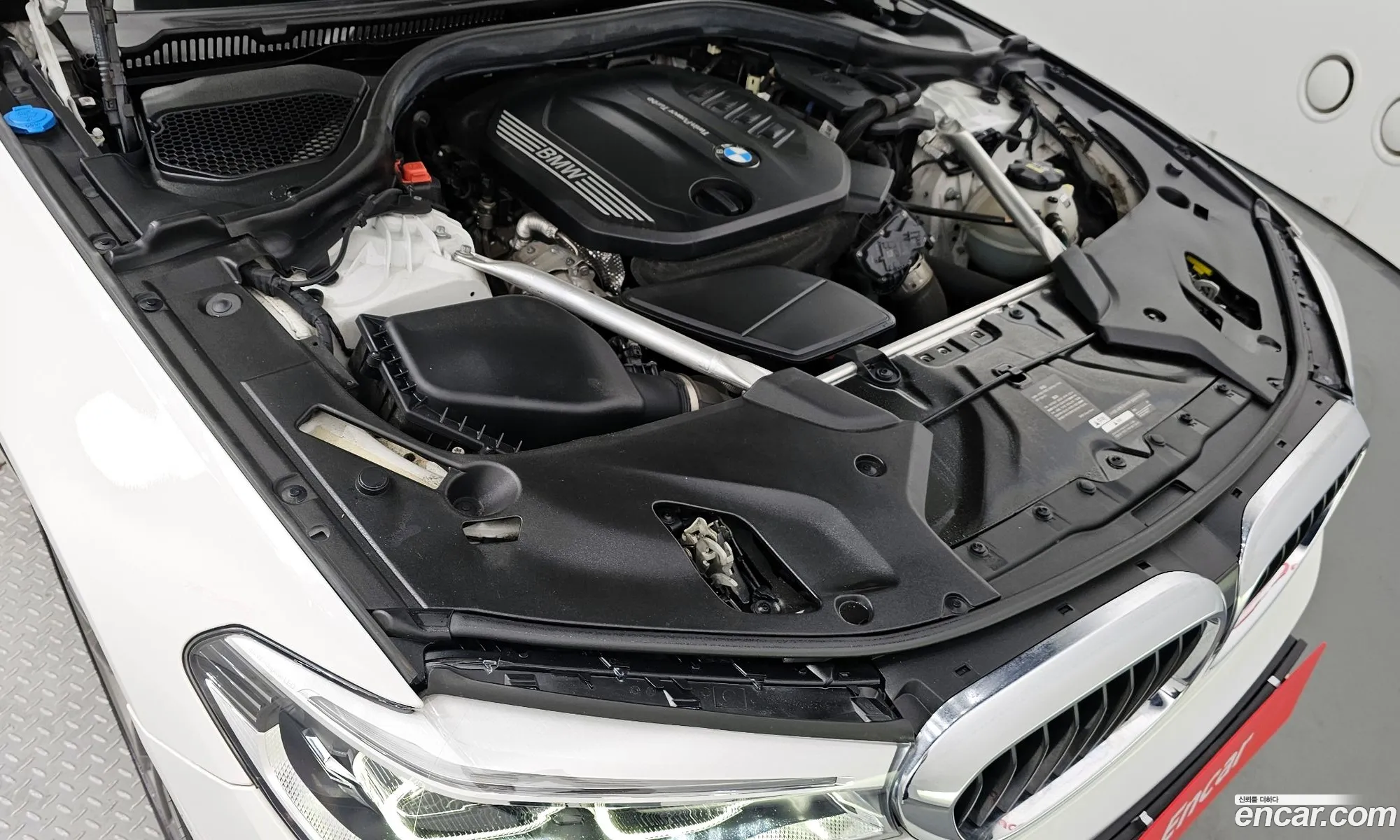BMW 5 Series G30 520D xDrive M Sport Plus - фотография 14125558