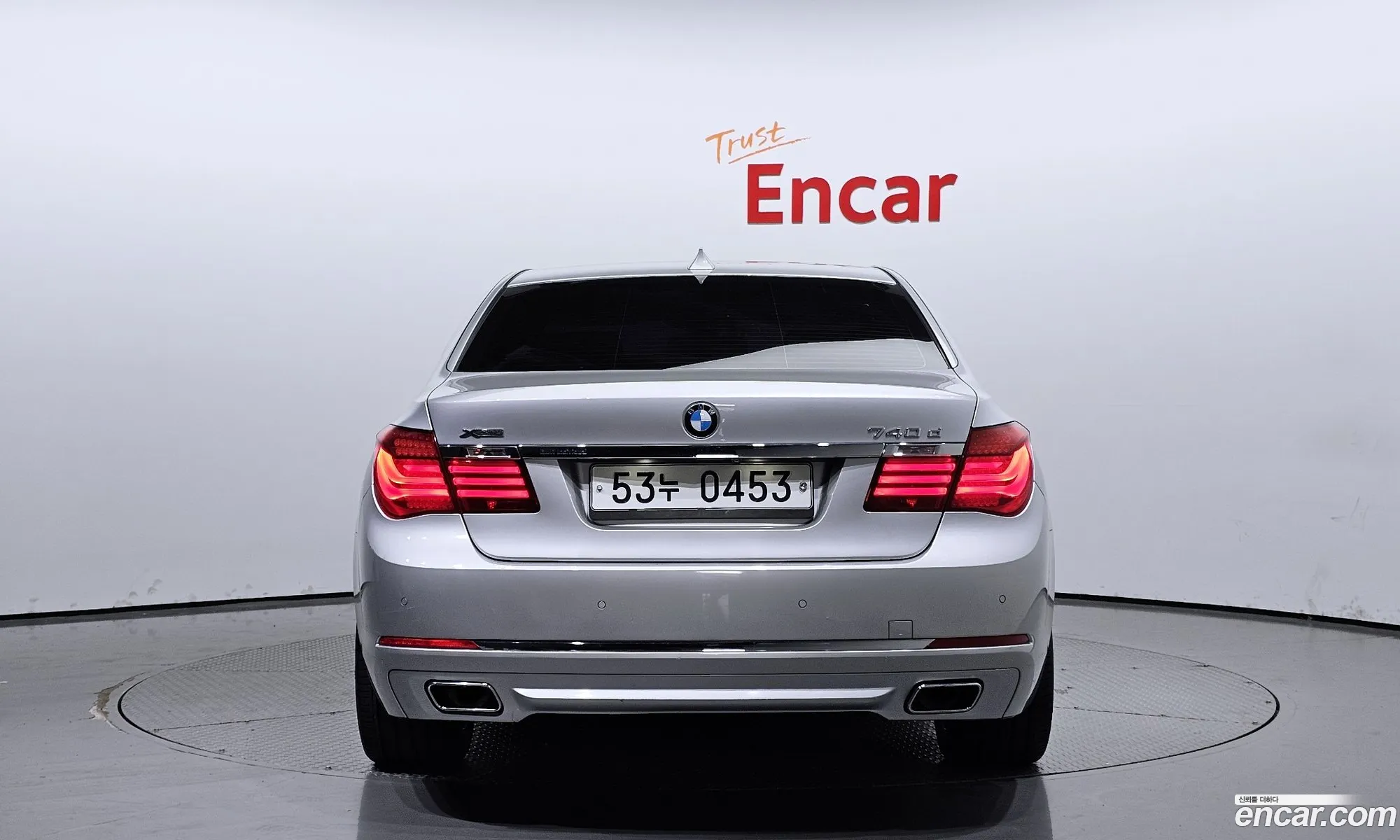 BMW 7 Series F01 740D xDrive Individual - фотография 14197440