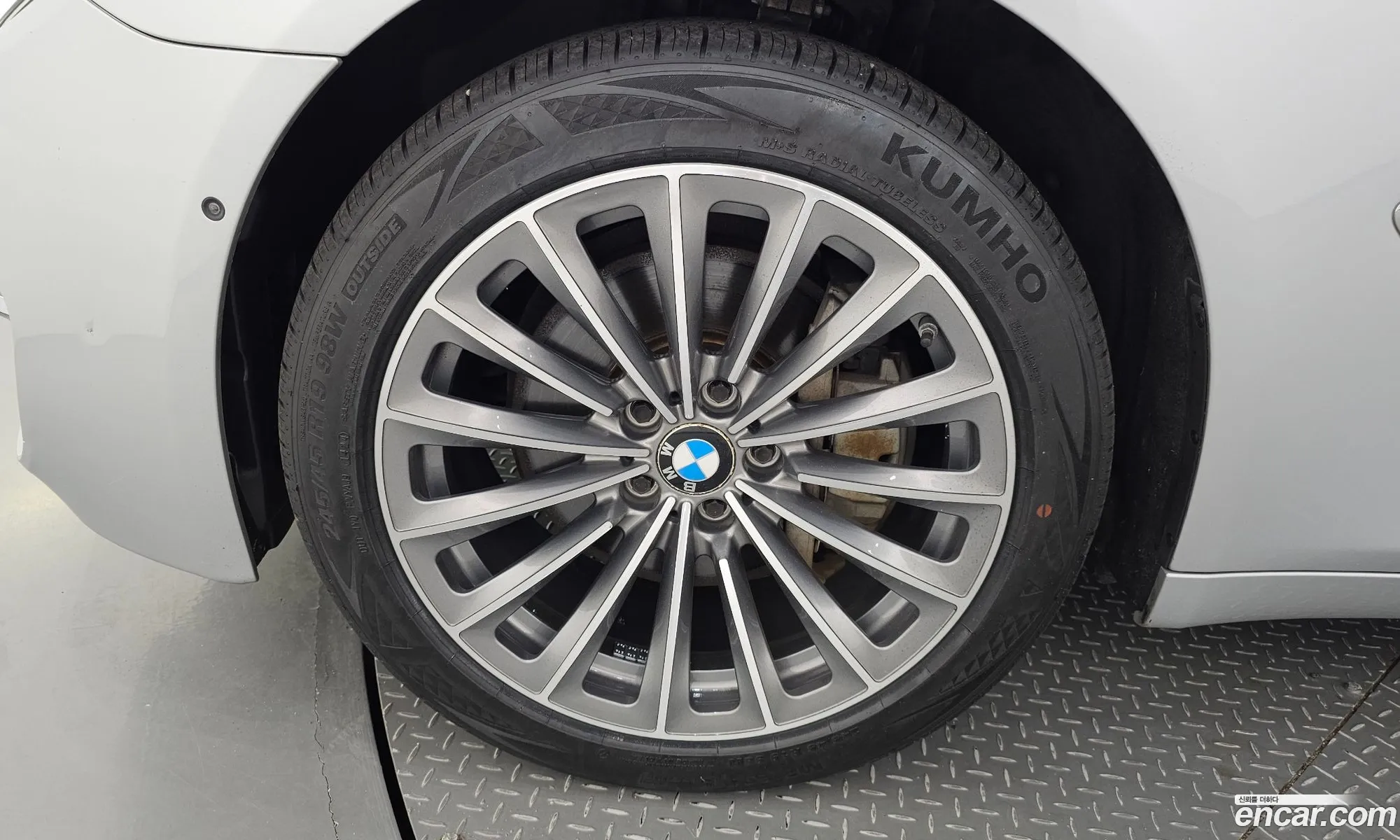 BMW 7 Series F01 740D xDrive Individual - фотография 14197441