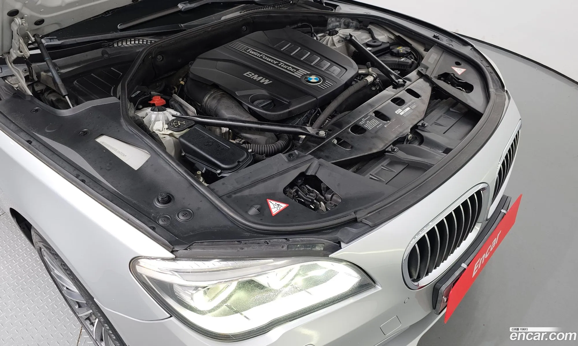 BMW 7 Series F01 740D xDrive Individual - фотография 14197442