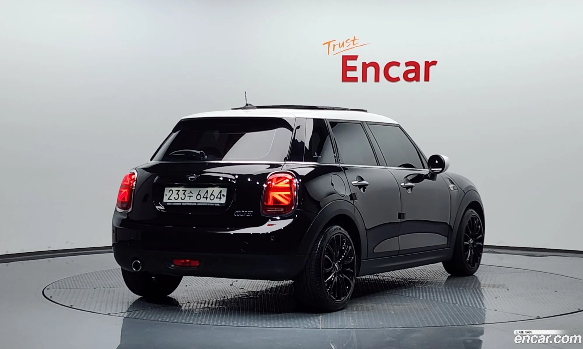 Mini Cooper 5-Door High 3Rd Generation - фотография 687514