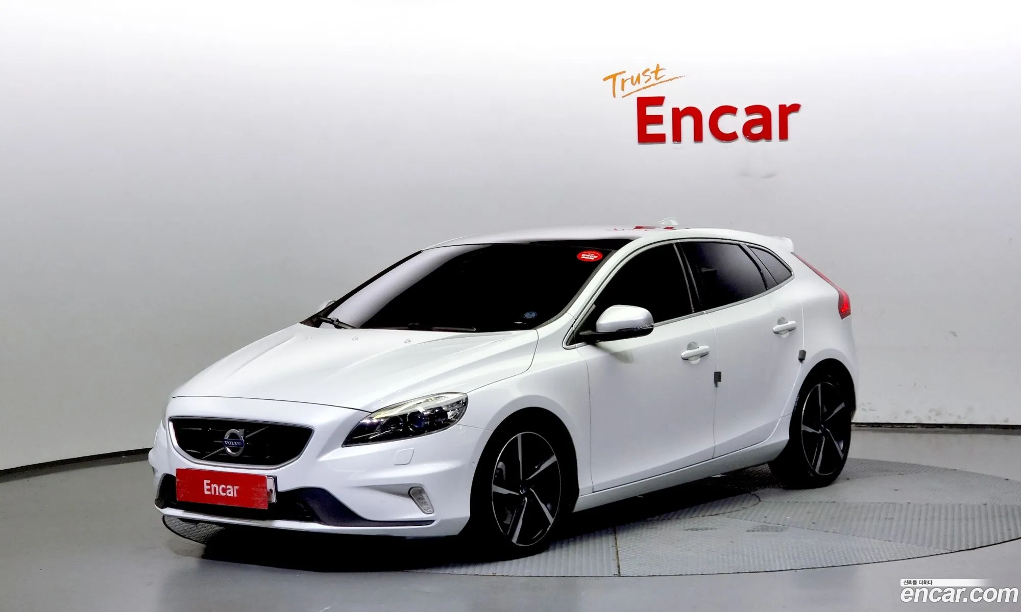 V40 D4 R-Design 2Nd Generation - фотография 4687009