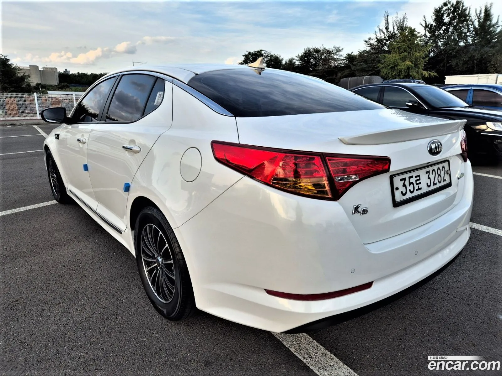 Kia K5 Hybrid Deluxe - фотография 12516637