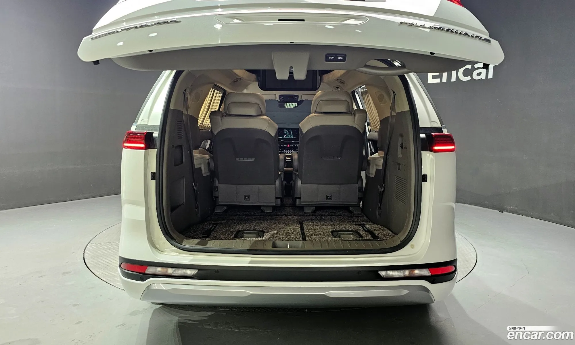 Carnival 4Th Generation Gasoline 7 -Seater High -Mujin Signature - фотография 325008