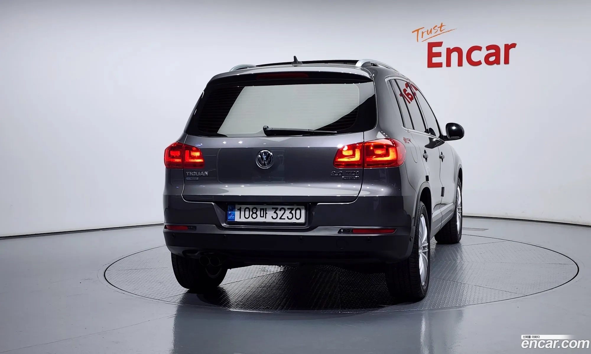 Volkswagen New Tiguan 20 Tdi Premium 5N - фотография 12133292