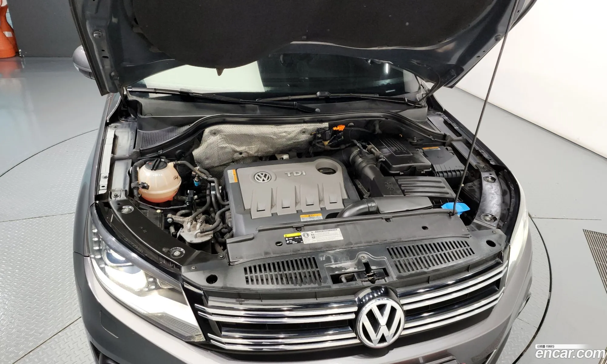 Volkswagen New Tiguan 20 Tdi Premium 5N - фотография 12133294