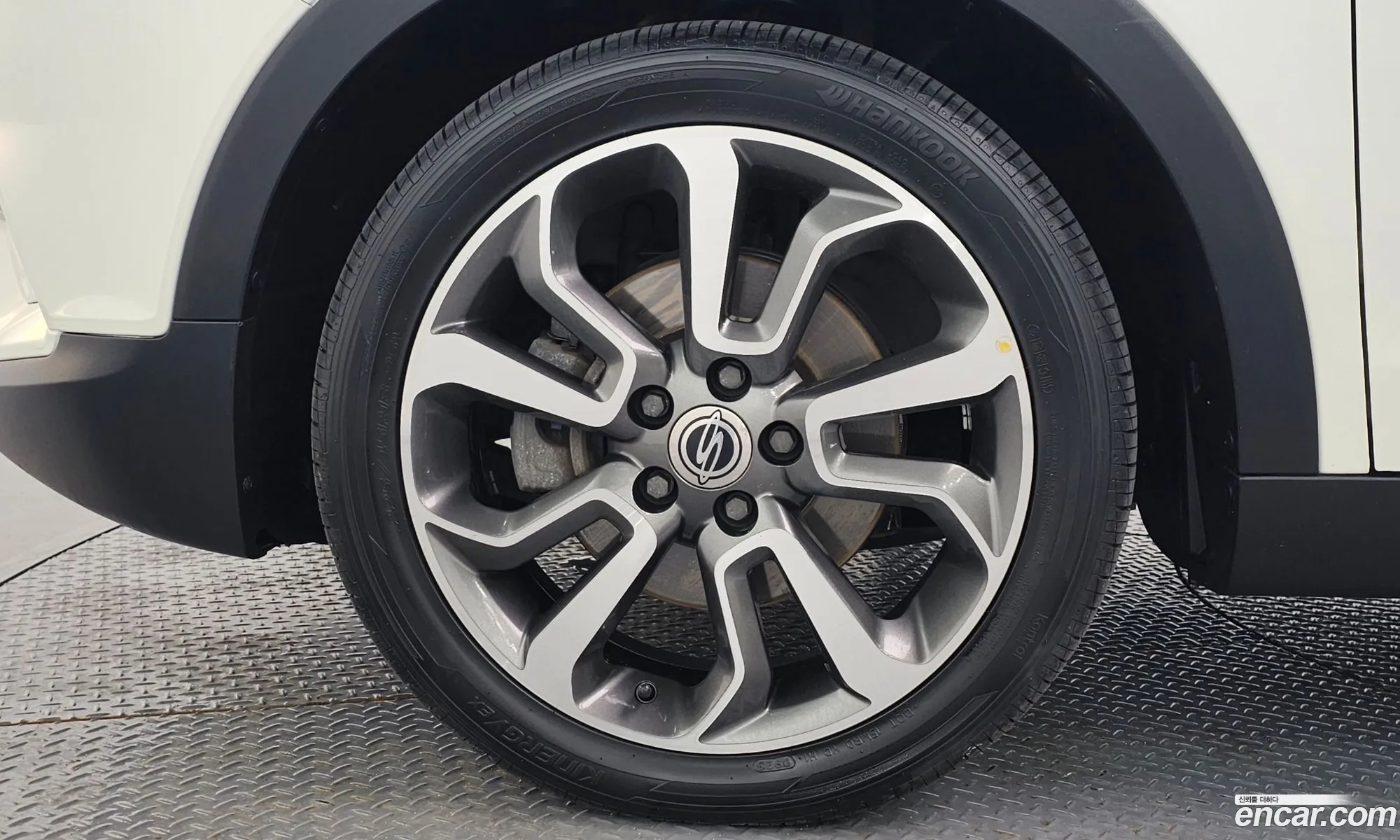 Kg Mobility Ssangyong Tivoli Diesel Lx 2Wd - фотография 7350844