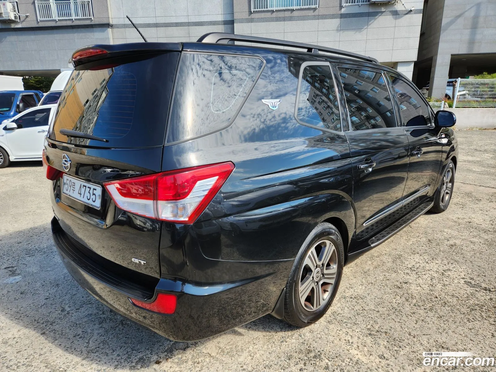 Kg Mobility Ssangyong Korando Turismo 4Wd Gt 9-Seater - фотография 7364282