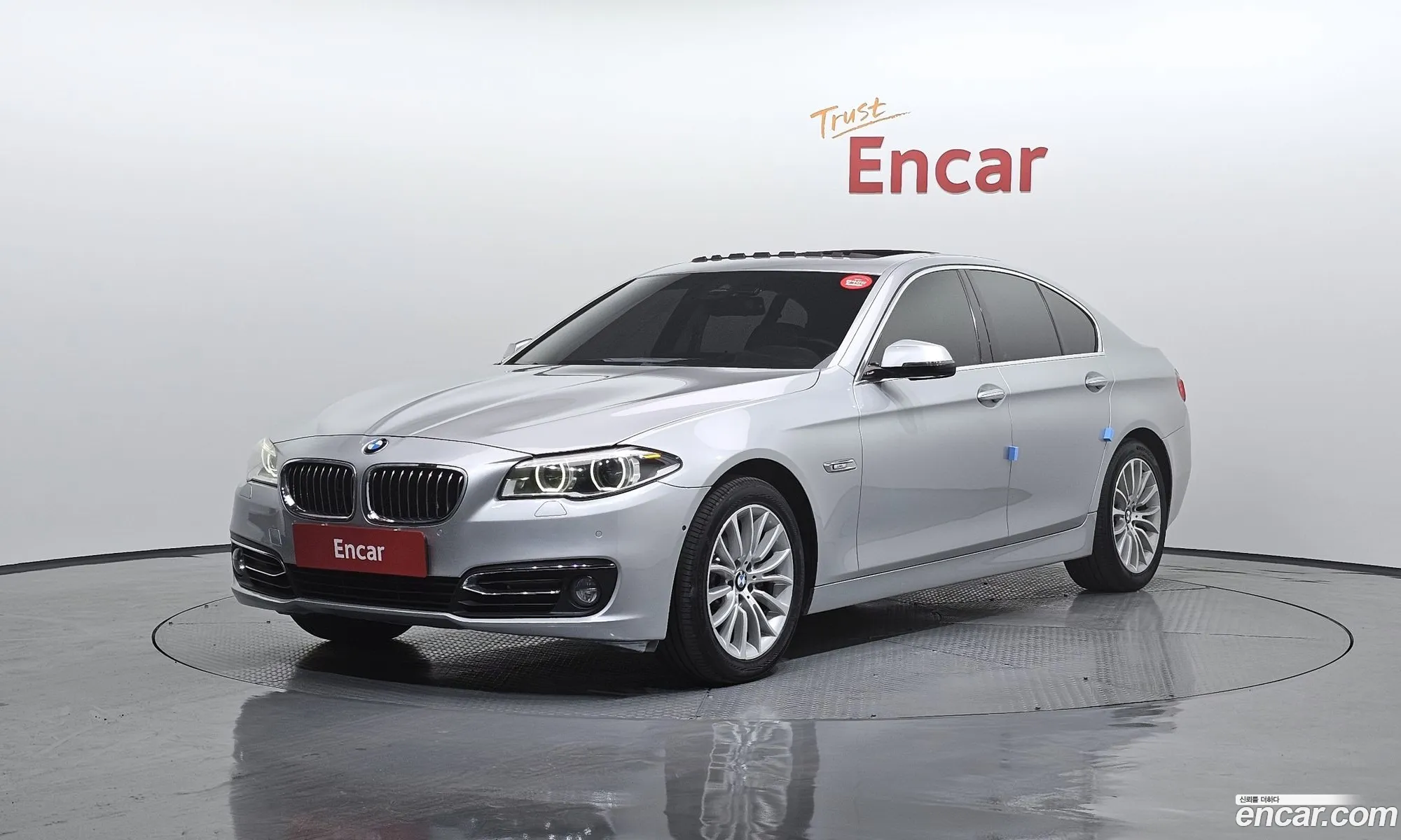 BMW 5 Series F10 528I xDrive Luxury Plus - фотография 14186149