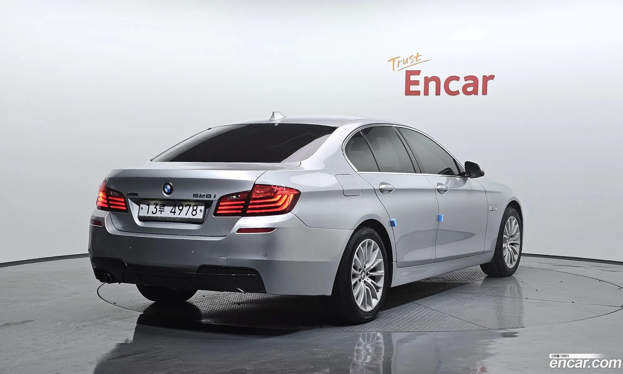 BMW 5 Series F10 528I xDrive Luxury Plus - фотография 14186150
