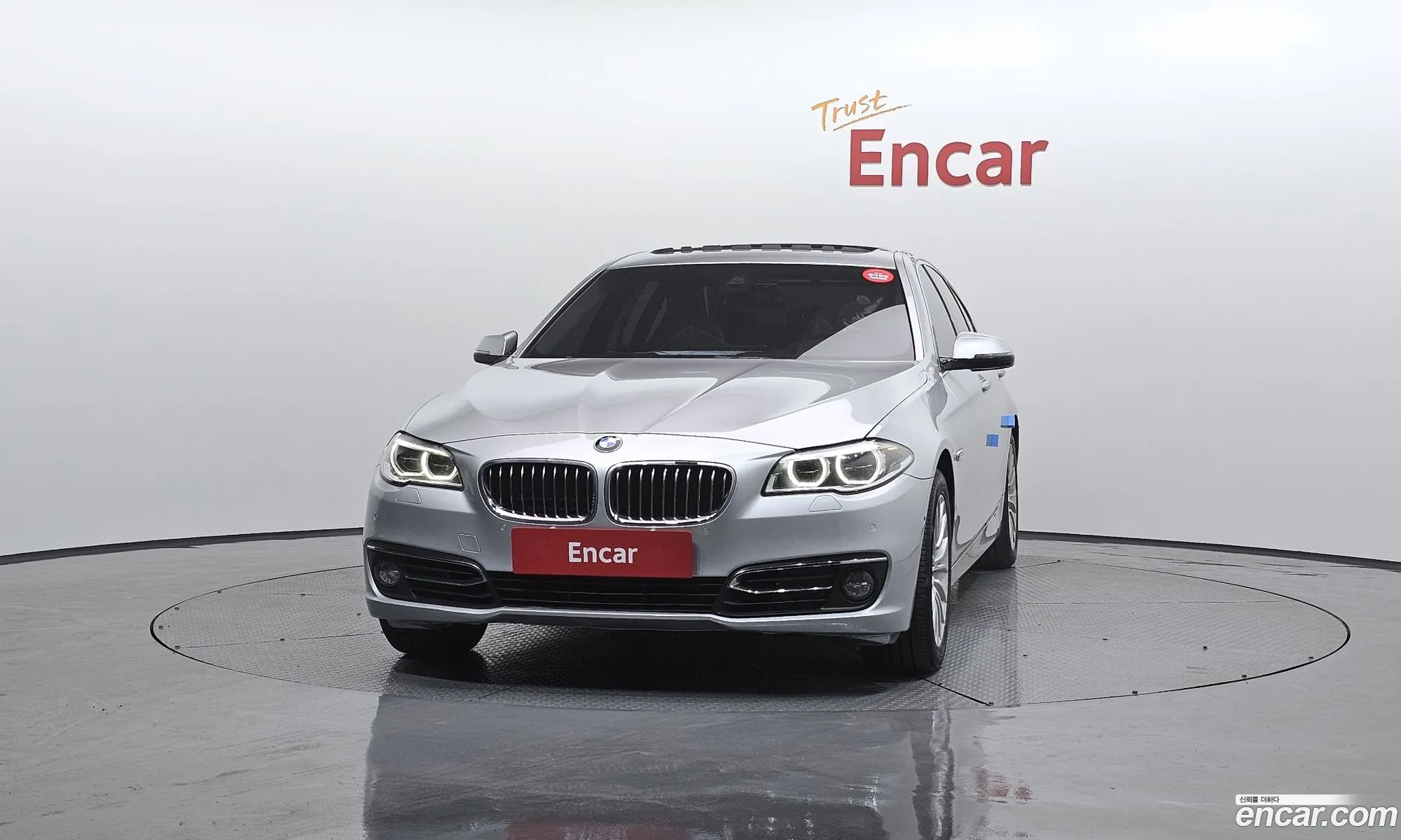 BMW 5 Series F10 528I xDrive Luxury Plus - фотография 14186151