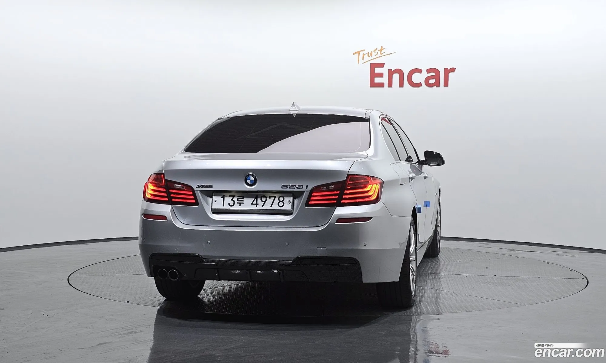 BMW 5 Series F10 528I xDrive Luxury Plus - фотография 14186152