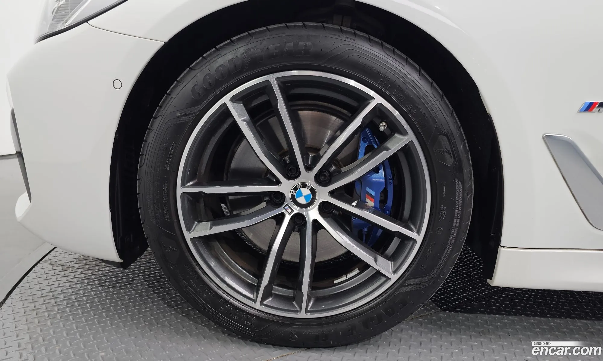 BMW 5 Series G30 520I M Sports - фотография 15254296