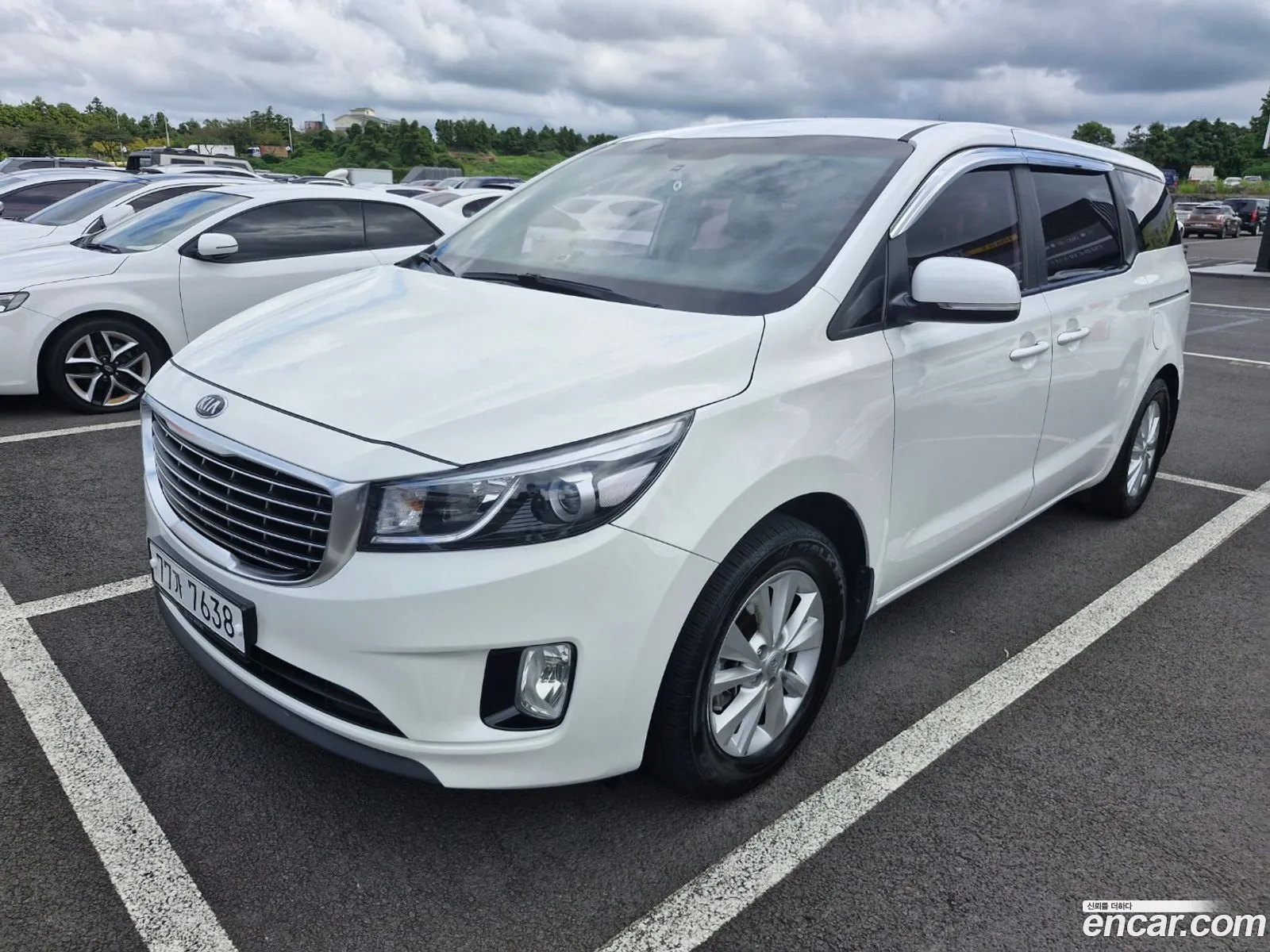 Kia All New Carnival 11-Seater Deluxe - фотография 12466110