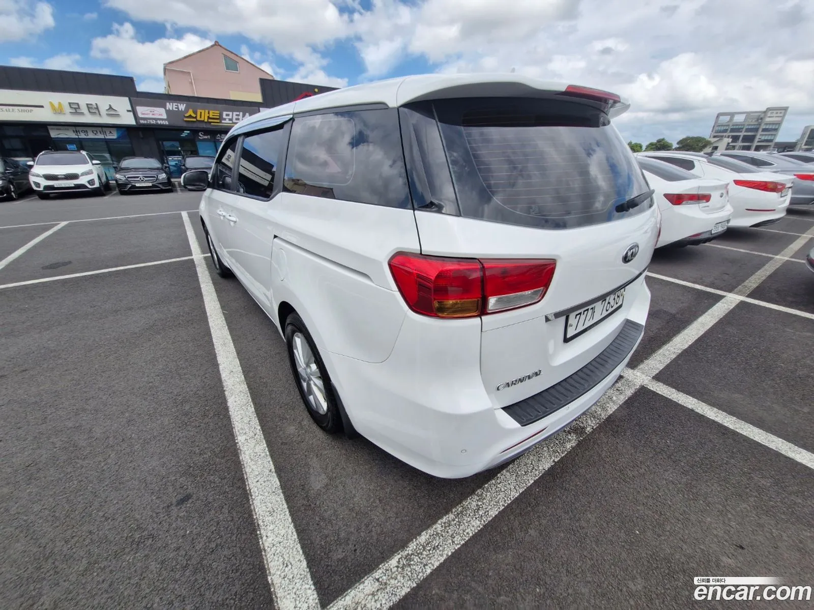 Kia All New Carnival 11-Seater Deluxe - фотография 12466111