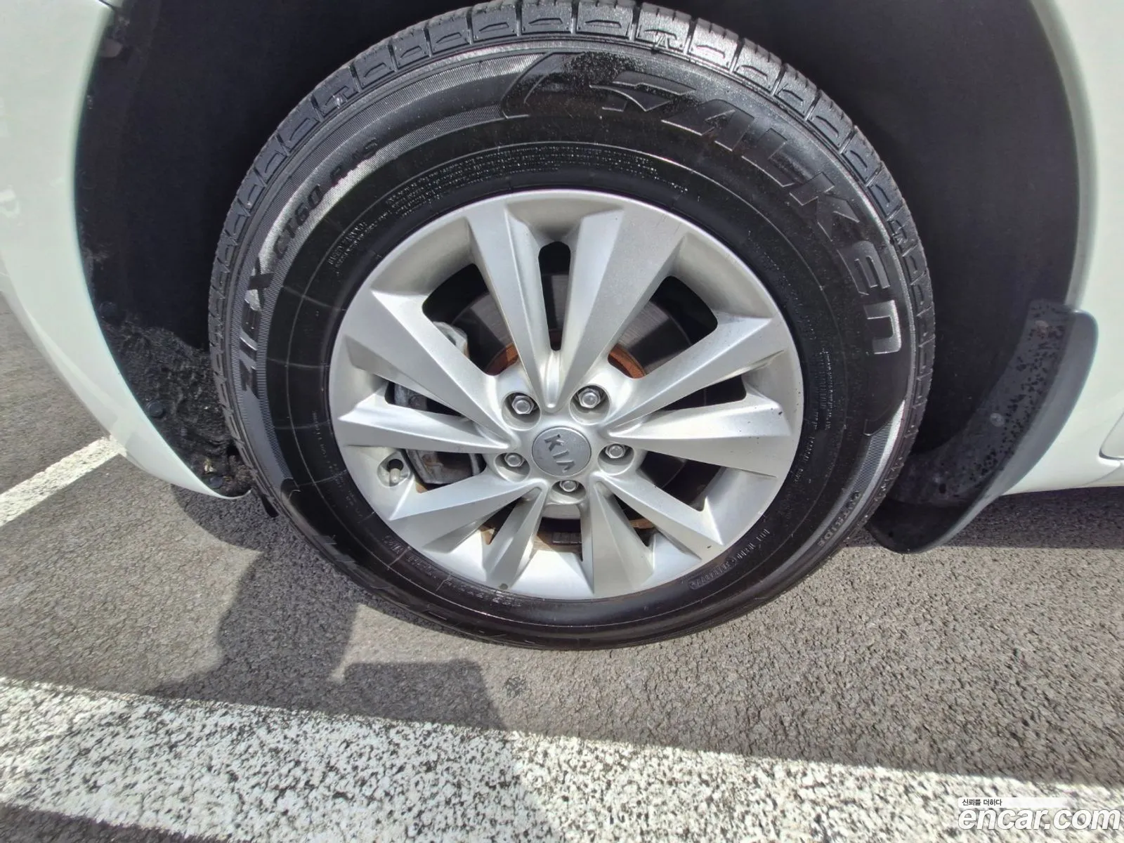 Kia All New Carnival 11-Seater Deluxe - фотография 12466114