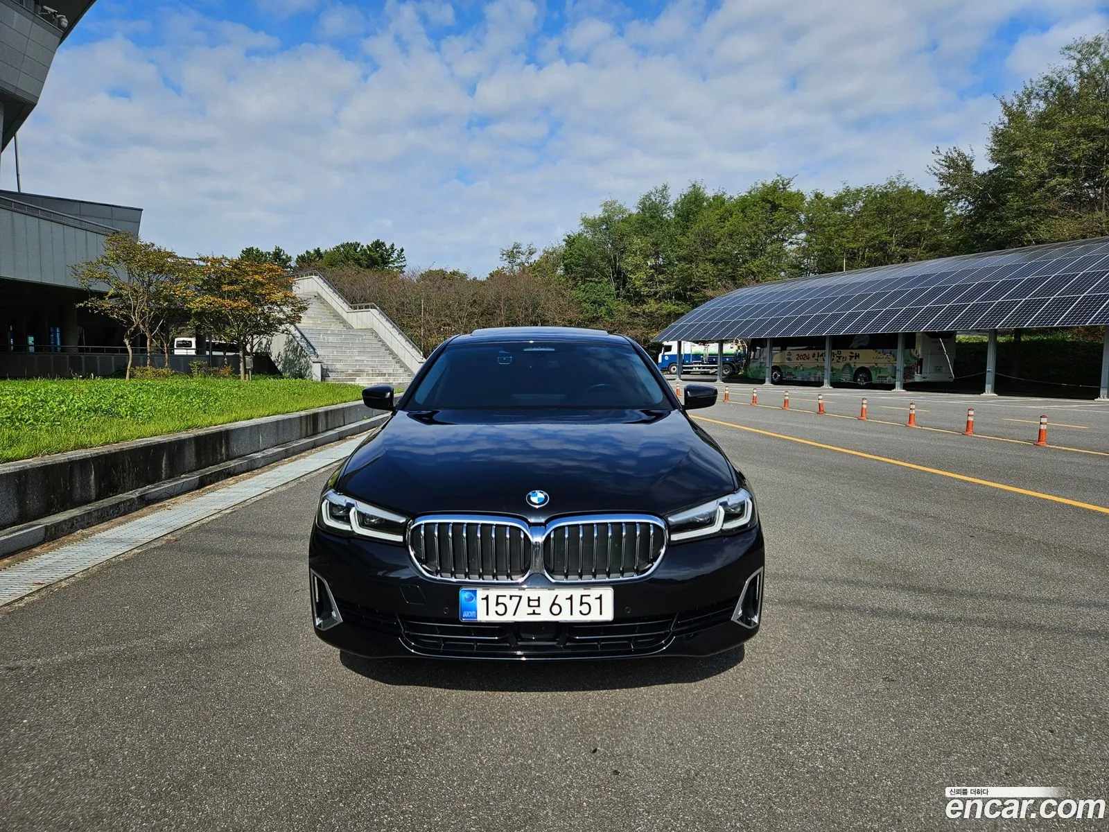 BMW 5 Series G30 530I xDrive Luxury - фотография 14114652