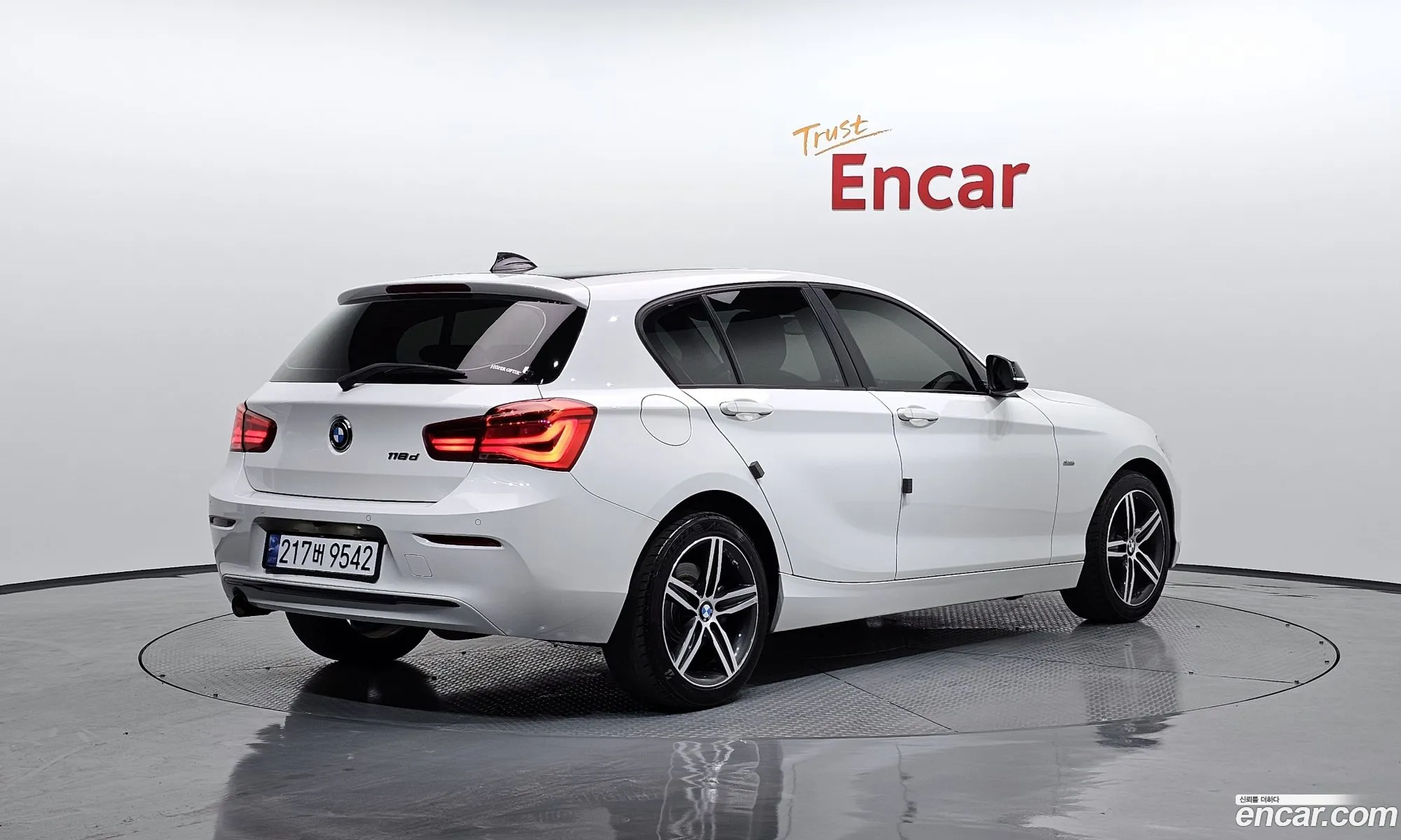 BMW 1 Series F20 118D Sports 5-Door - фотография 14186126