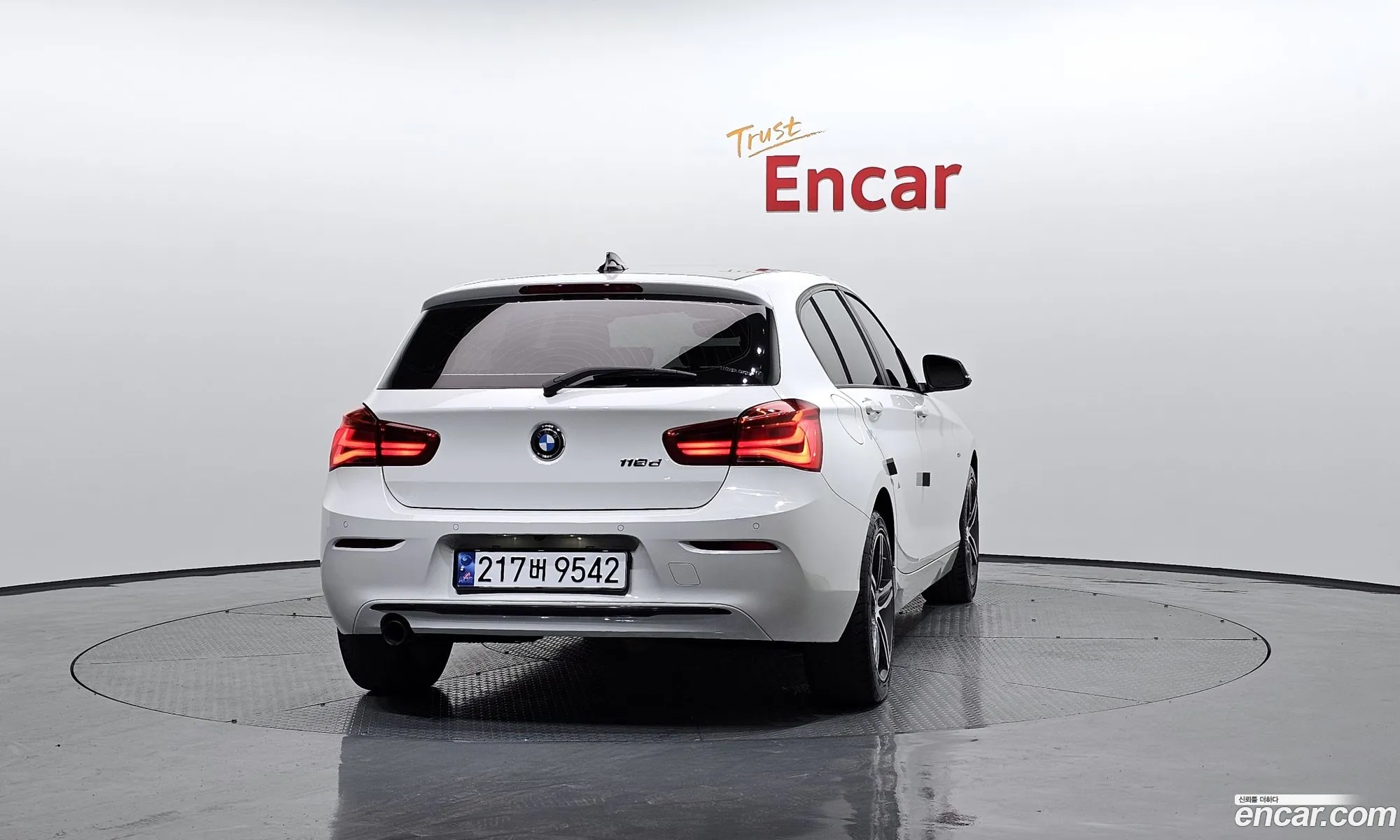 BMW 1 Series F20 118D Sports 5-Door - фотография 14186128