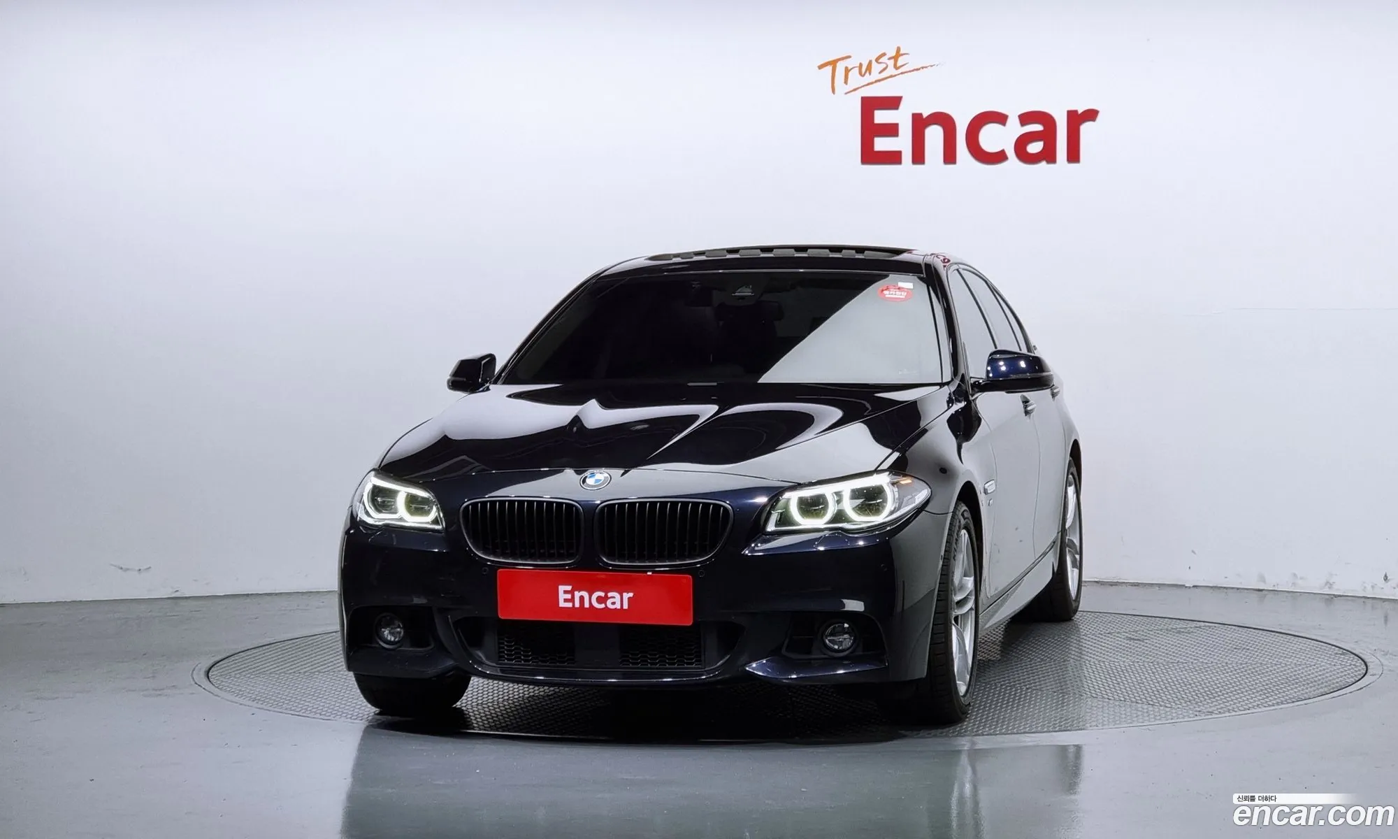 BMW 5 Series F10 520D M Aerodynamics - фотография 15791951