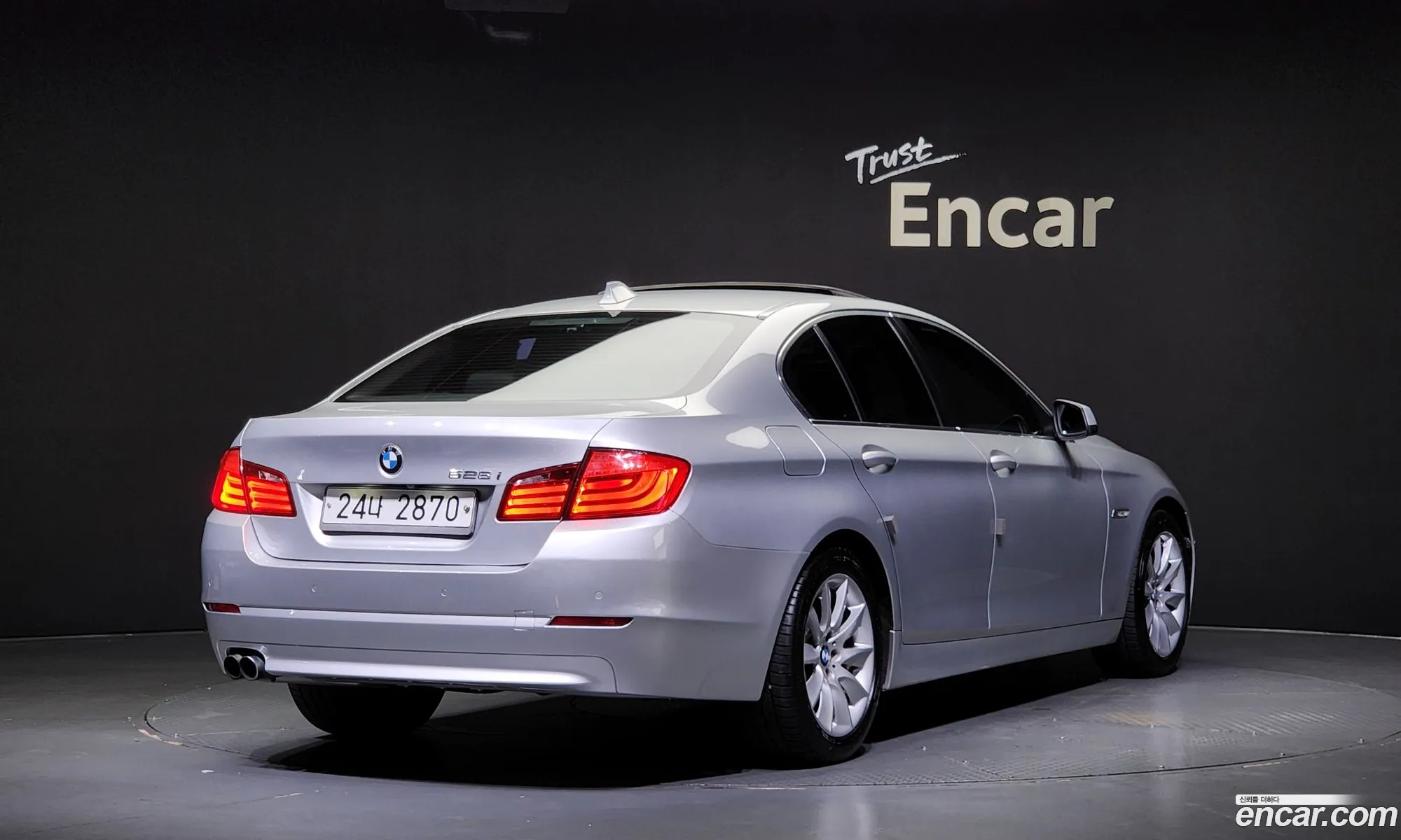 BMW 5 Series F10 528I - фотография 15810026