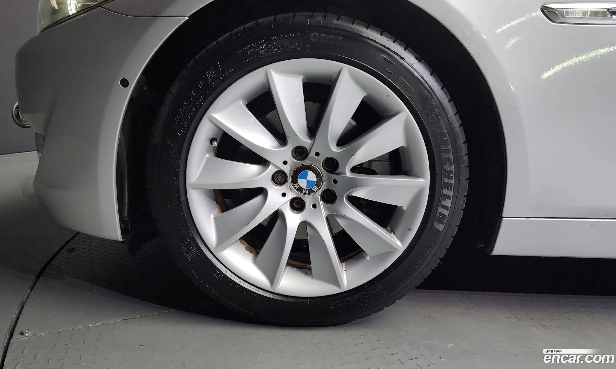 BMW 5 Series F10 528I - фотография 15810029