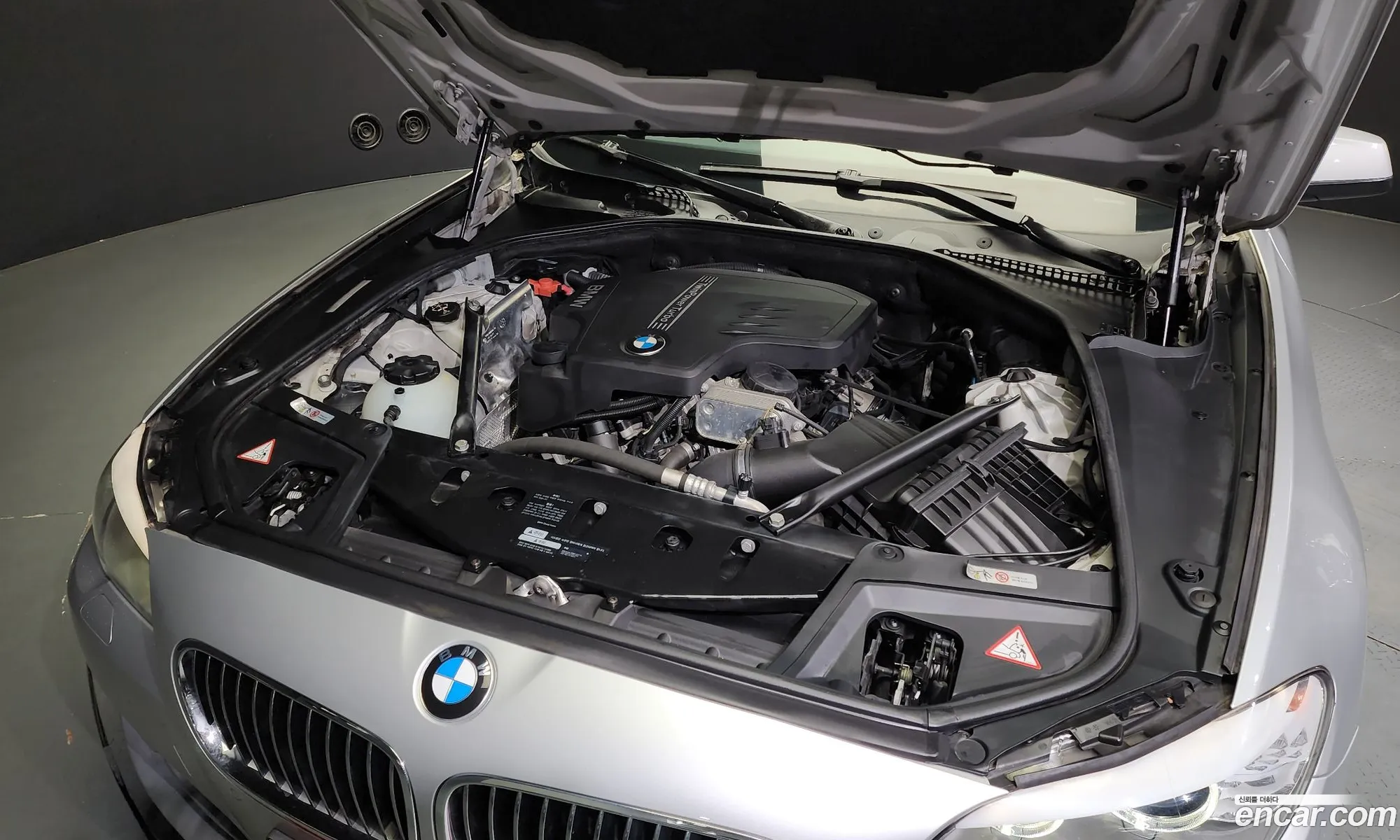 BMW 5 Series F10 528I - фотография 15810030