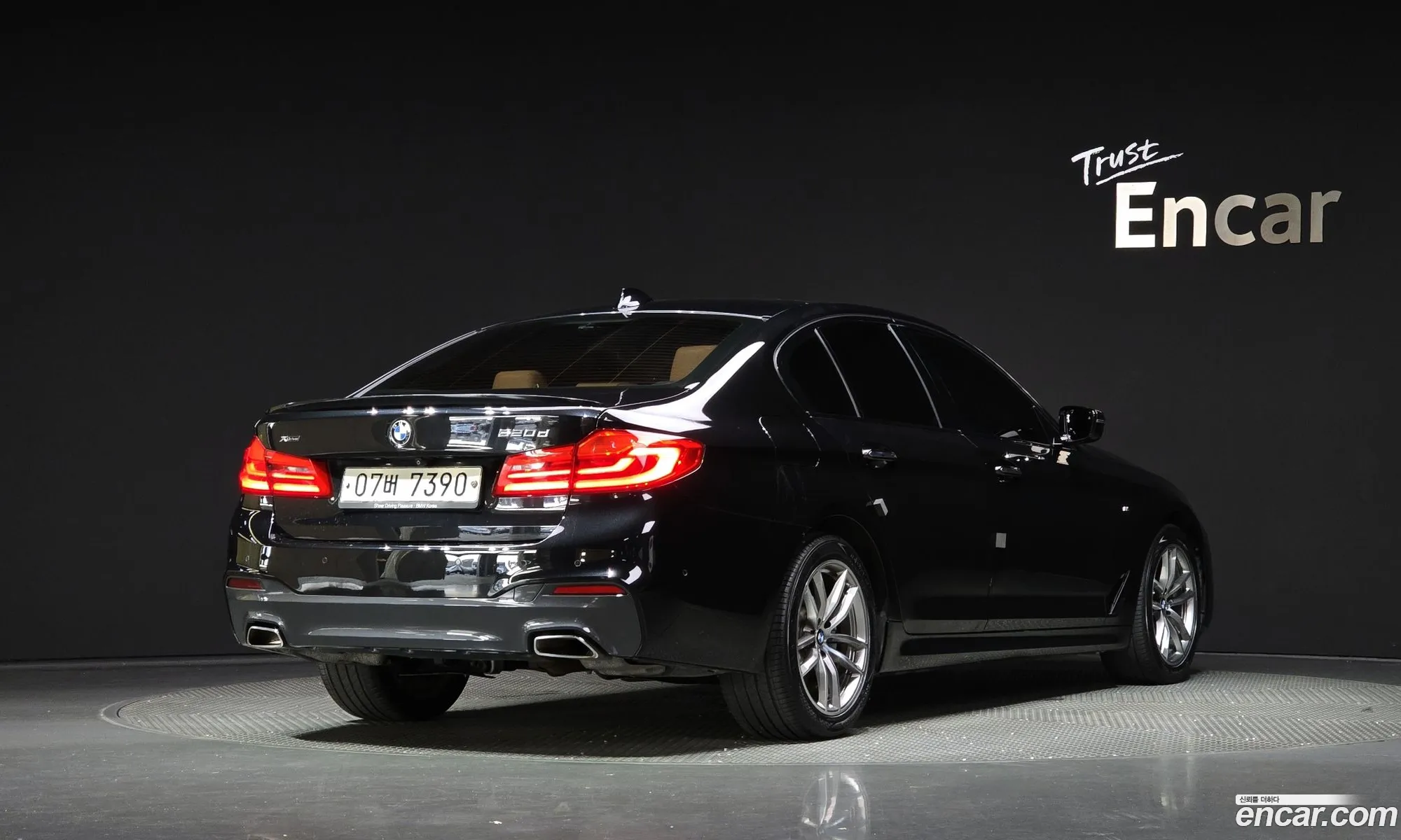 BMW 5 Series G30 520D xDrive M Sports - фотография 14205423