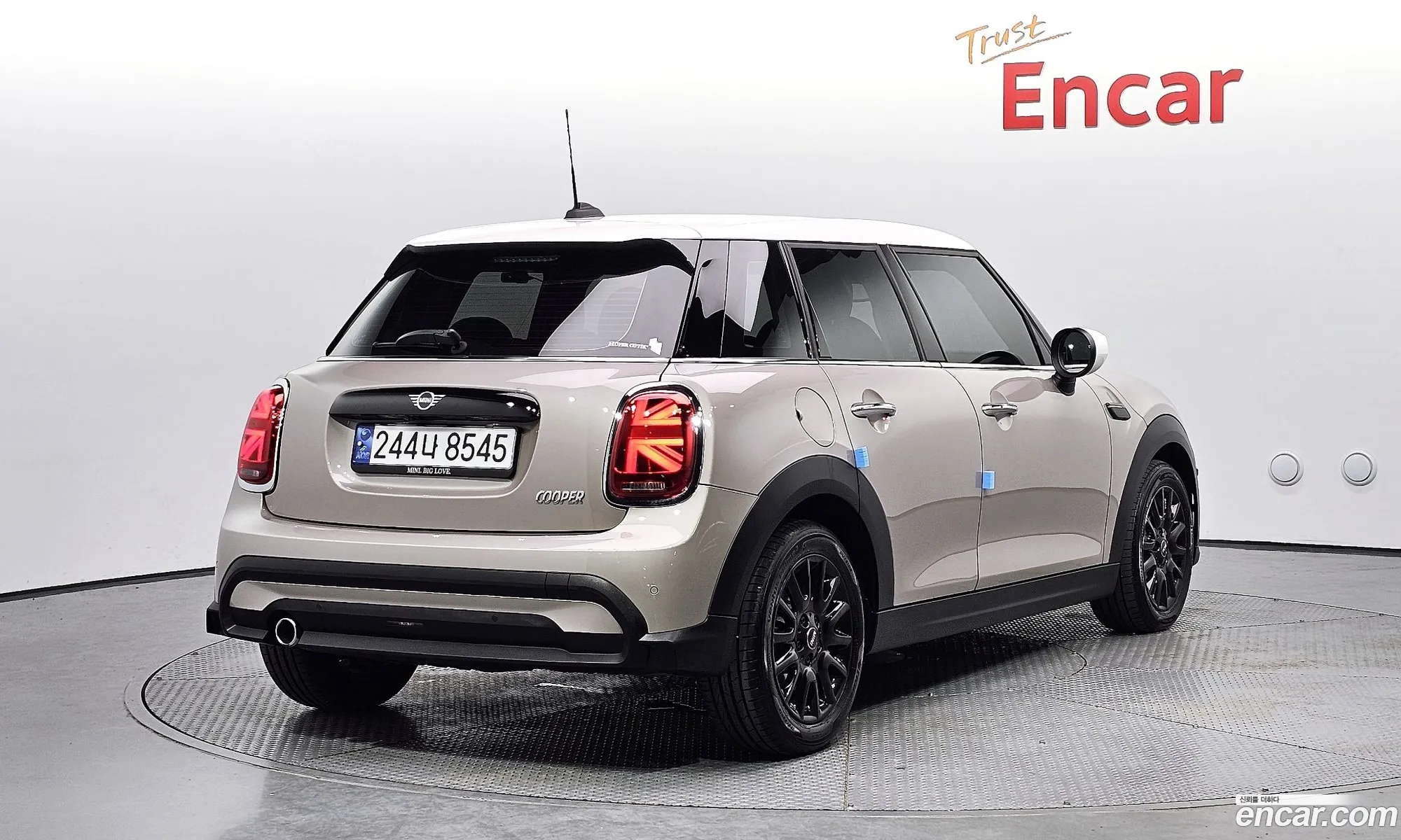 Mini Cooper 5-Door Classic 3Rd Generation - фотография 8055594