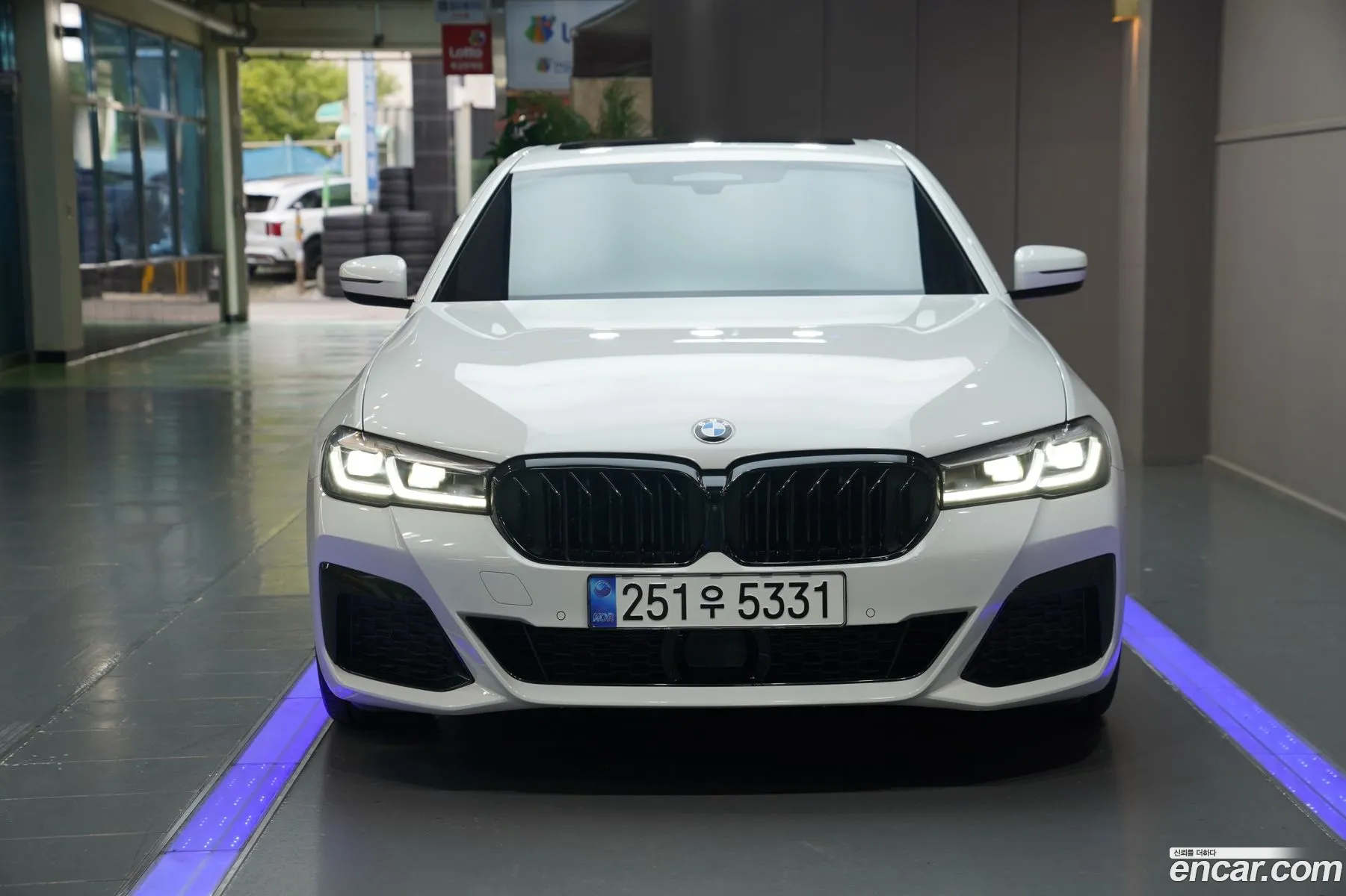 BMW 5 Series G30 530I M Sports - фотография 15810001