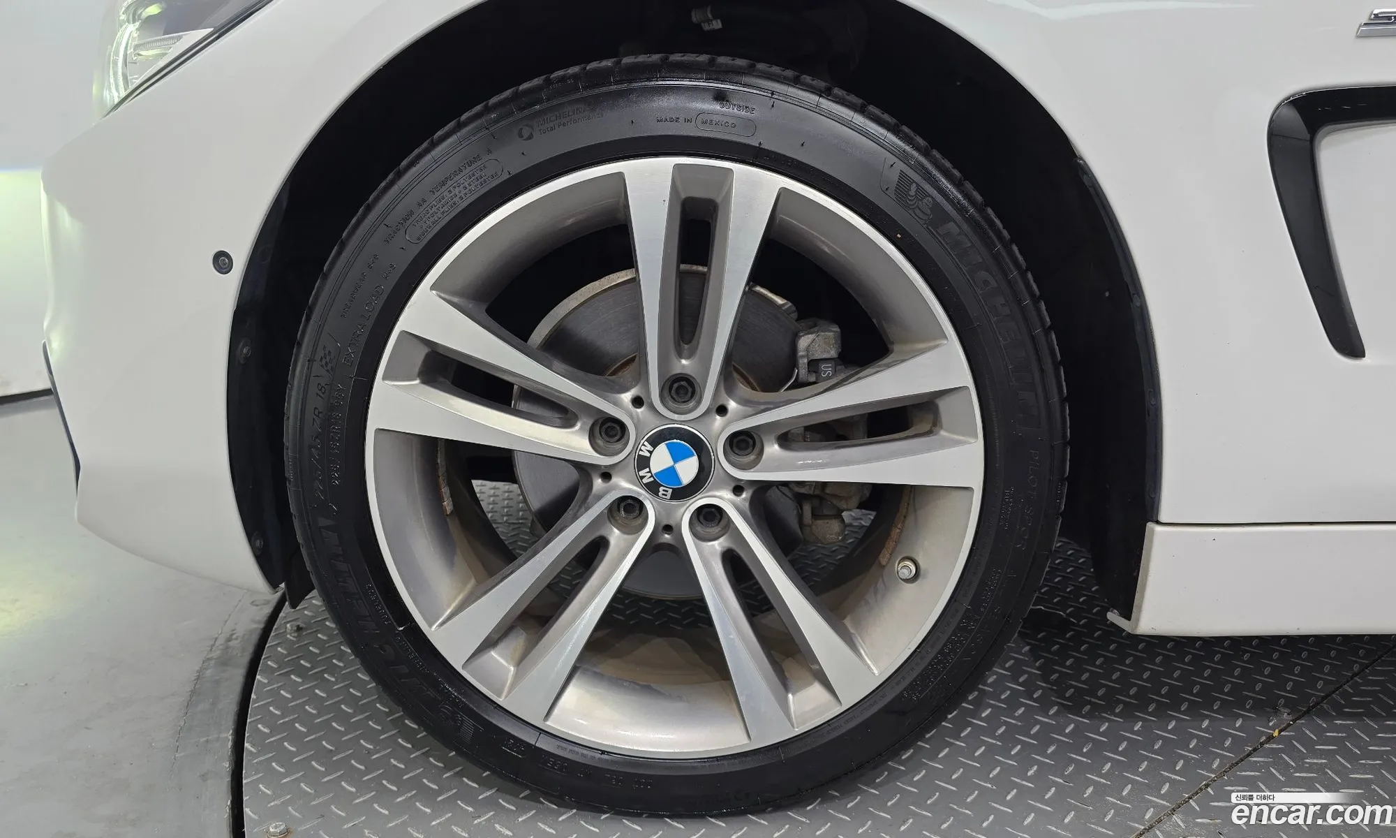 BMW 4 Series F32 420D xDrive Sports Gran Coupe - фотография 15809991