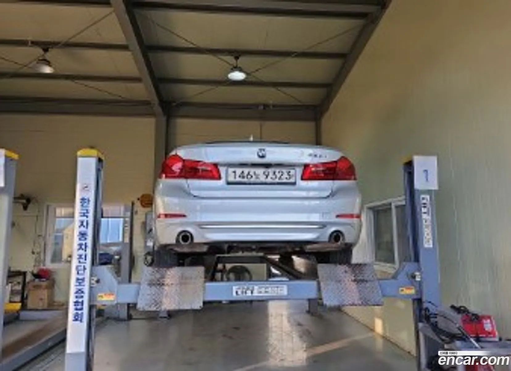 BMW 5 Series G30 520D Luxury Plus - фотография 15243737