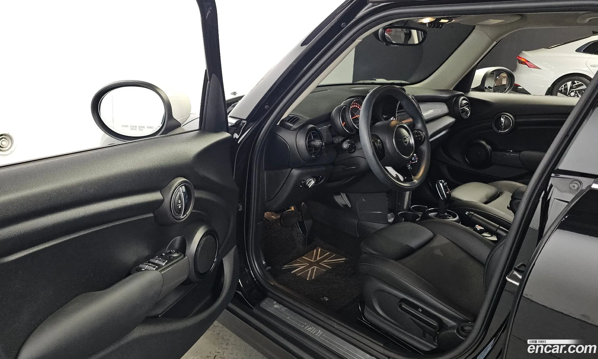 Mini Cooper 5-Door Basic Model 3Rd Generation - фотография 310156