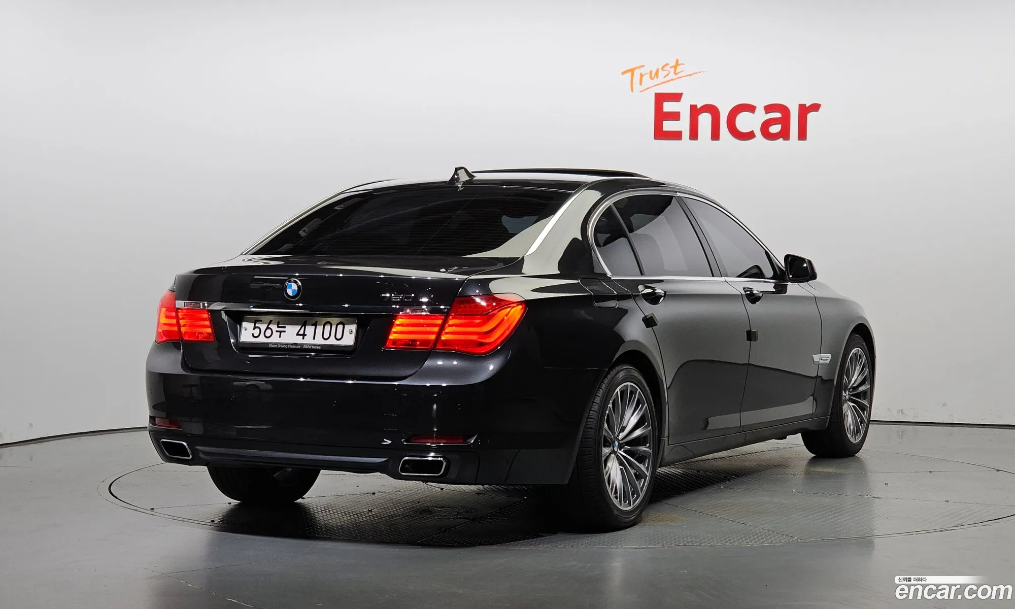 BMW 7 Series F01 750Li - фотография 14411223
