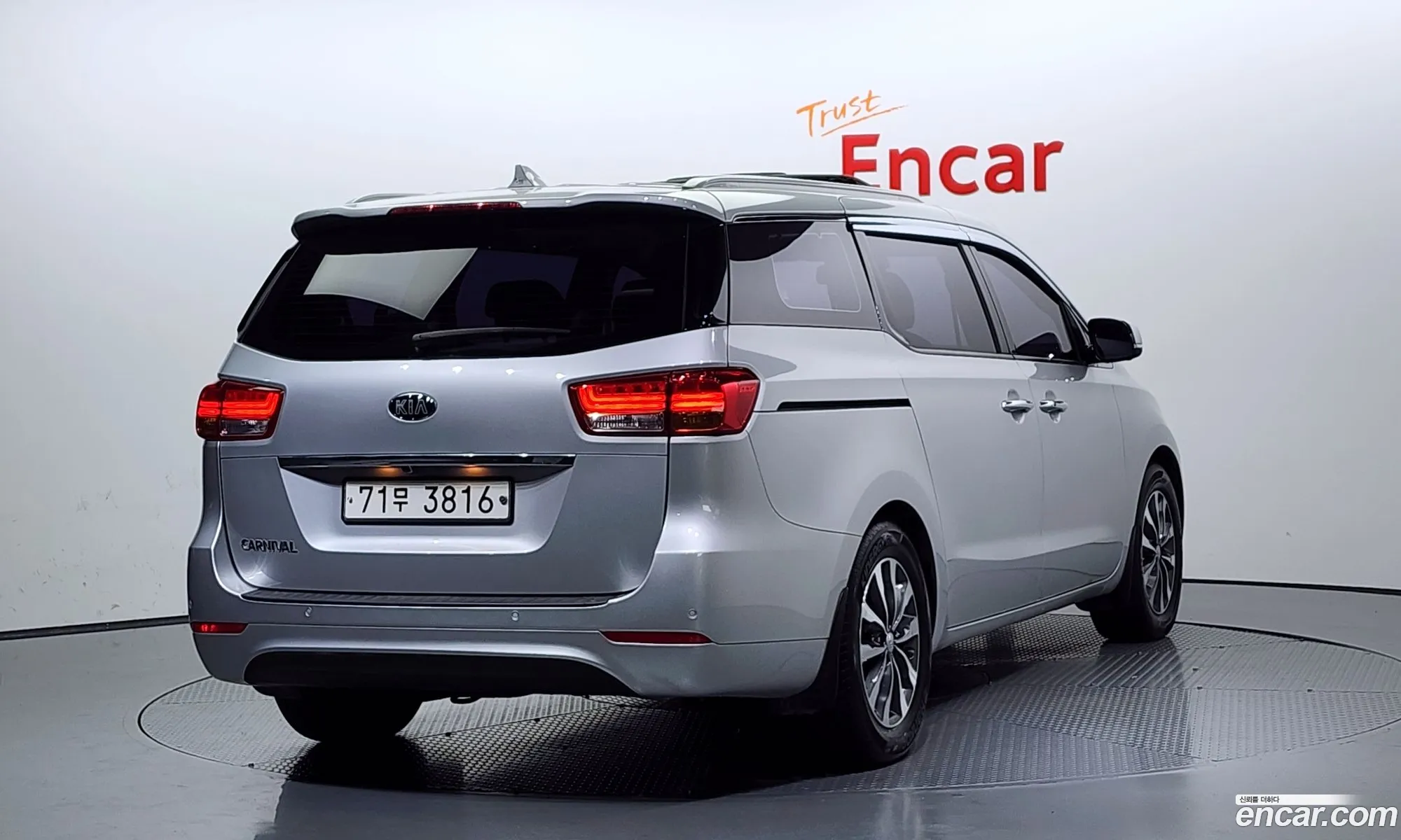 Kia All New Carnival 11-Seater Noblesse - фотография 12529341