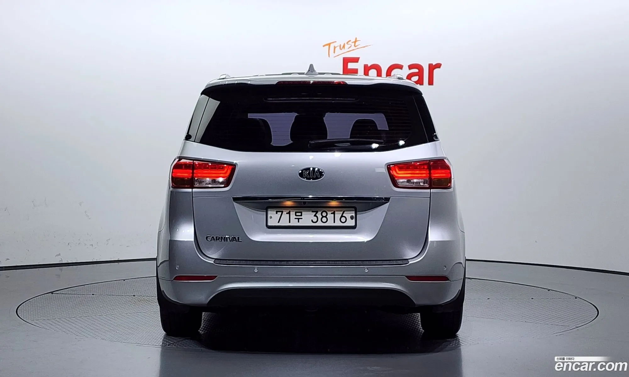 Kia All New Carnival 11-Seater Noblesse - фотография 12529343
