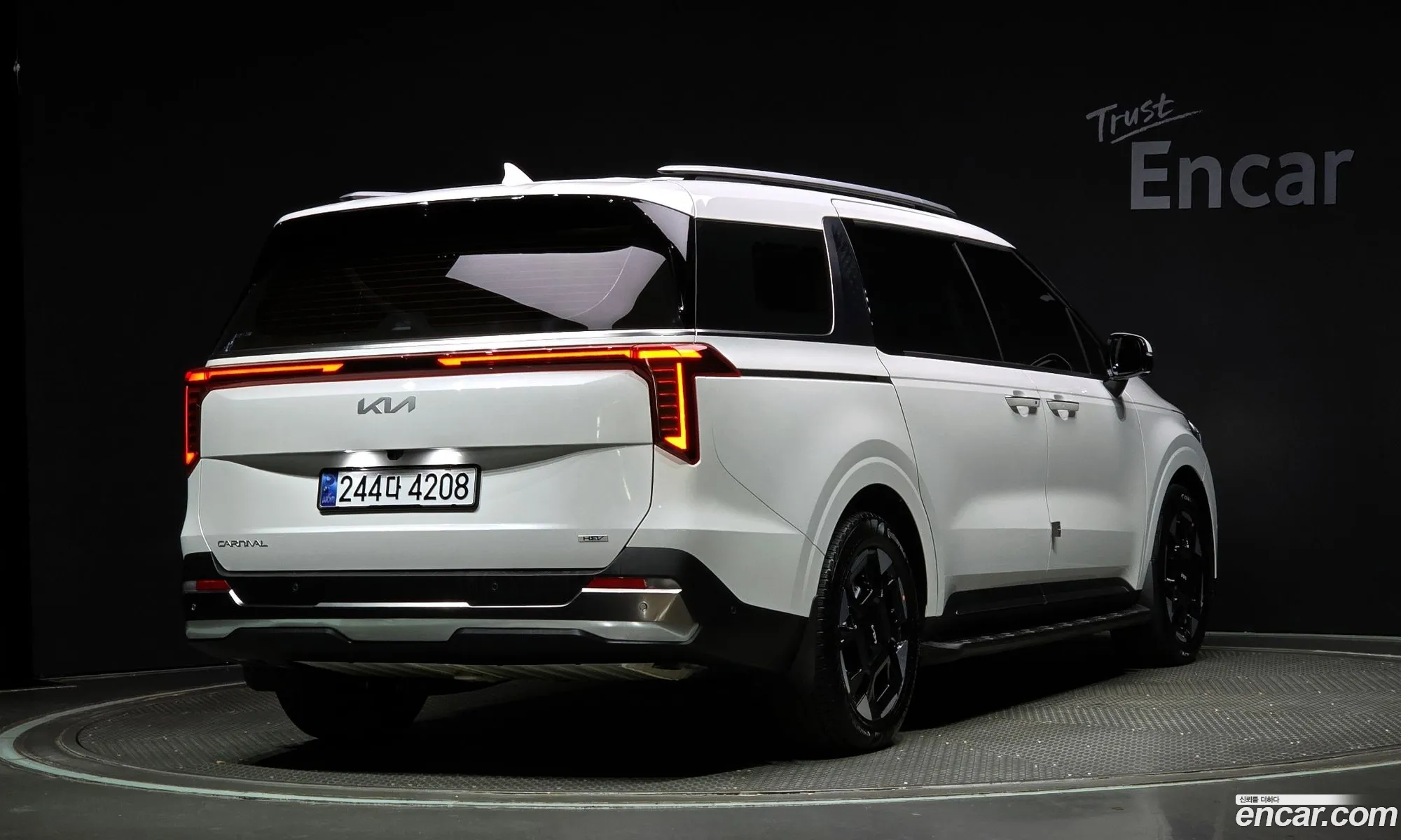 Kia The New Carnival 4Th Generation Hev 9-Seater Signature - фотография 1392790