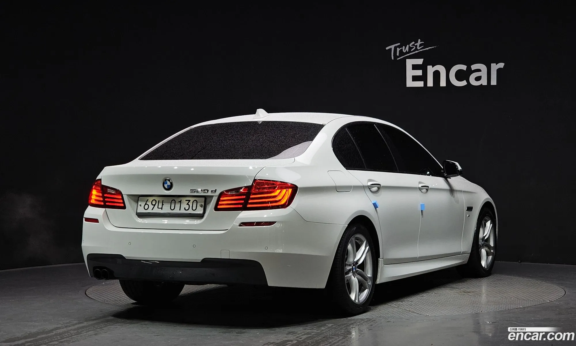 BMW 5 Series F10 520D M Aerodynamics - фотография 14312799