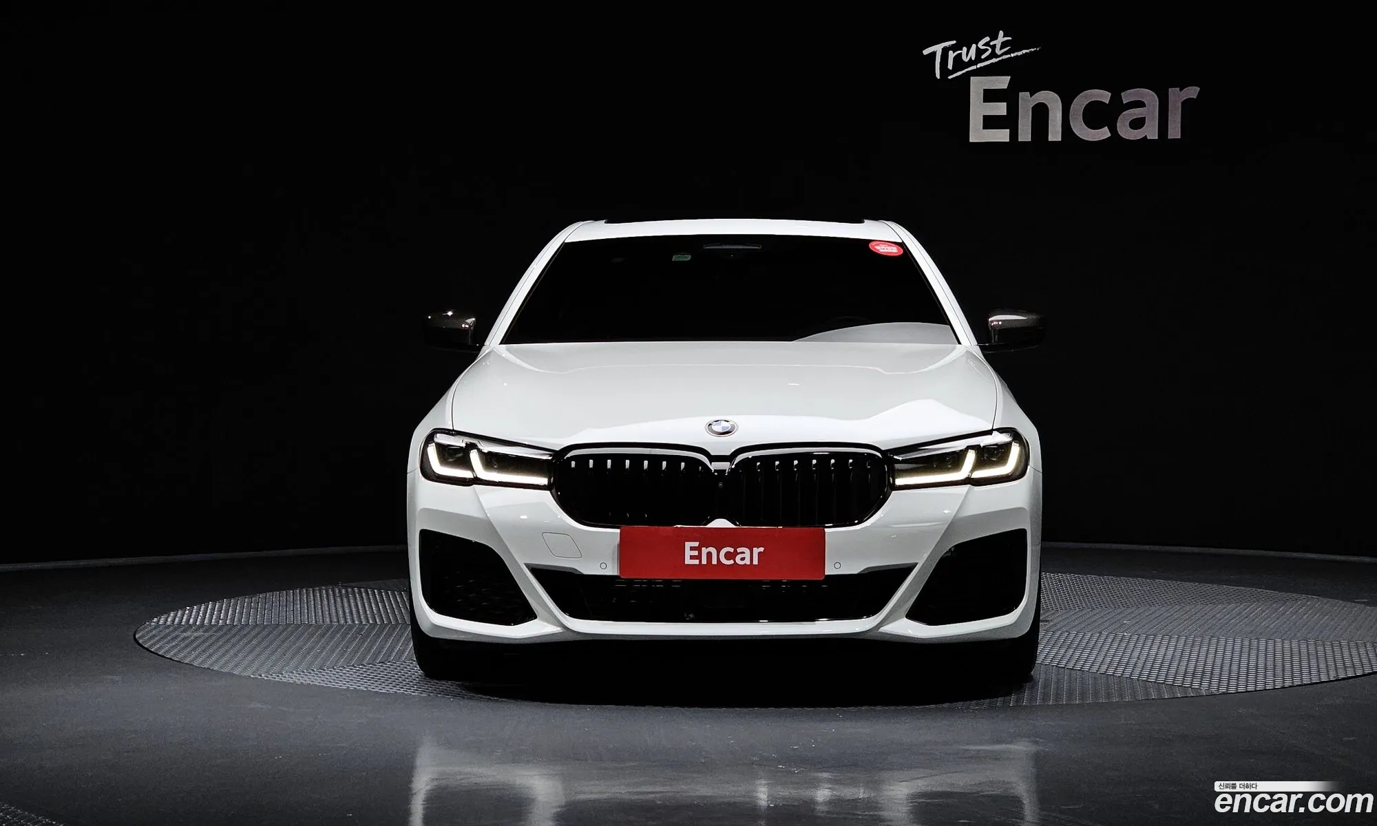 BMW 5 Series G30 530E M Sports - фотография 14512916
