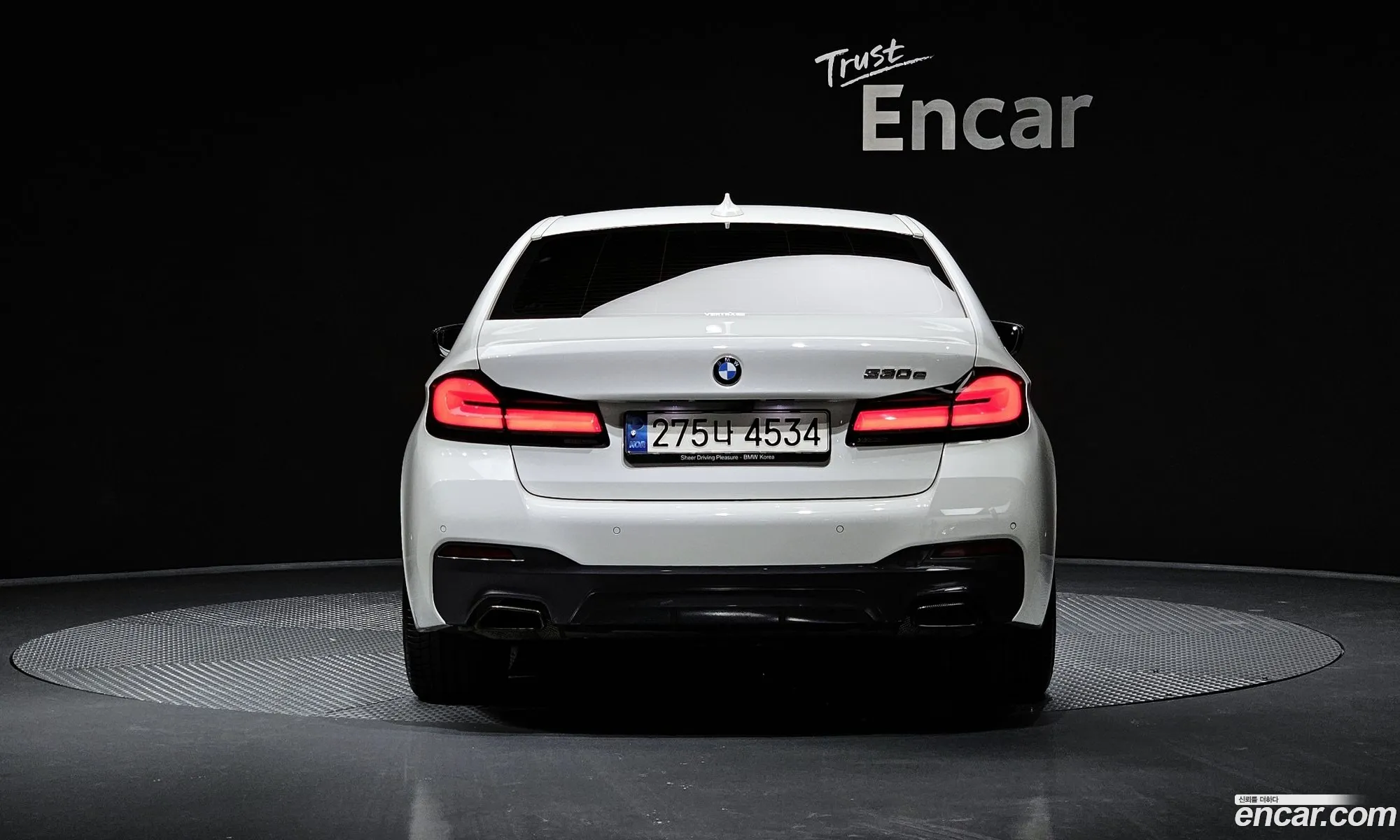BMW 5 Series G30 530E M Sports - фотография 14512917