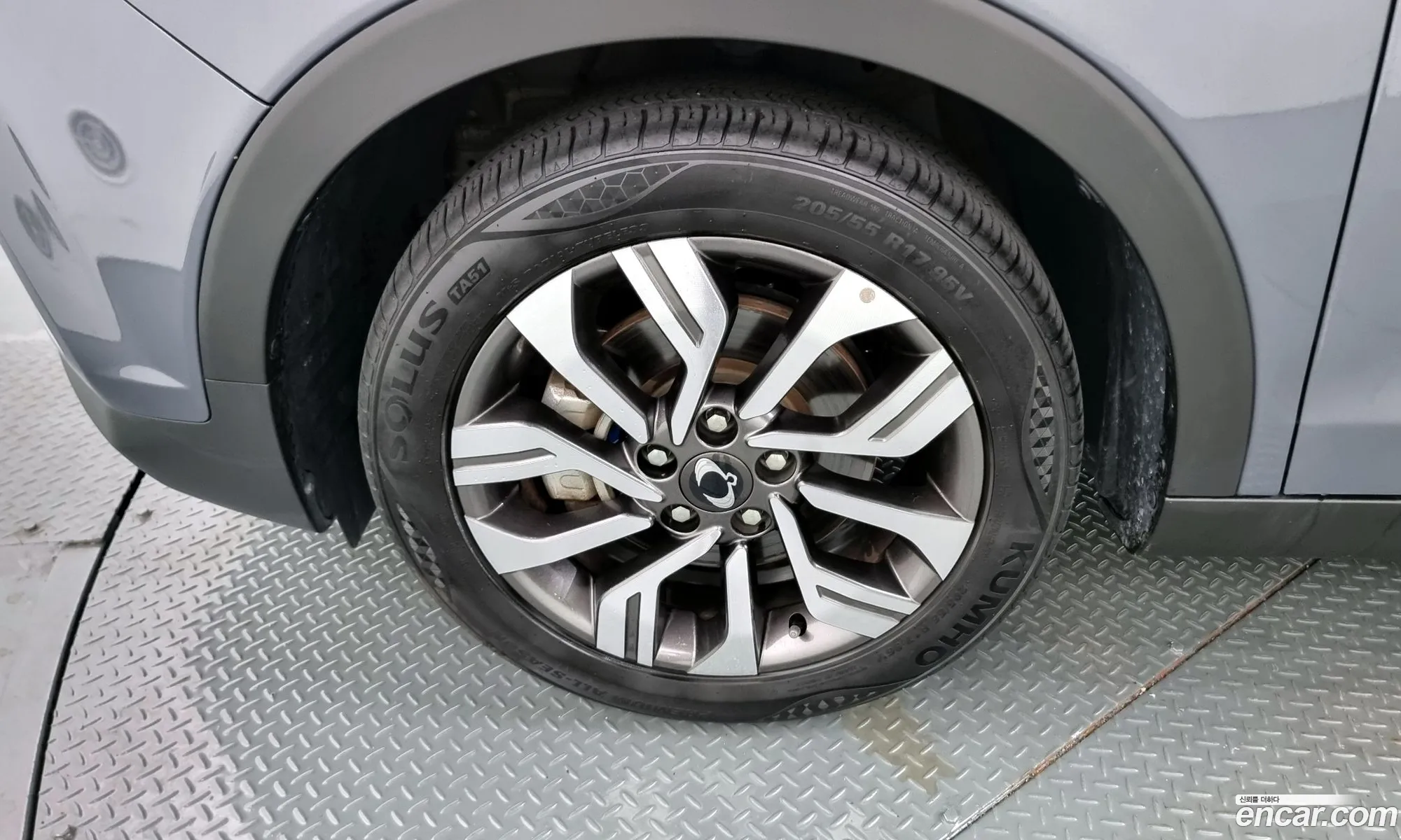 Kg Mobility Ssangyong Tivoli Armor Gear Plus 2Wd - фотография 7374159