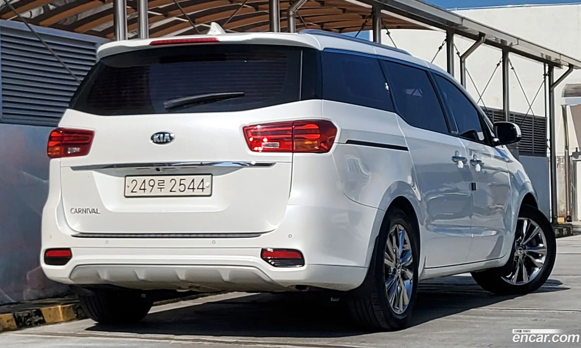 Kia The New Carnival 9-Seater Noblesse - фотография 1418623