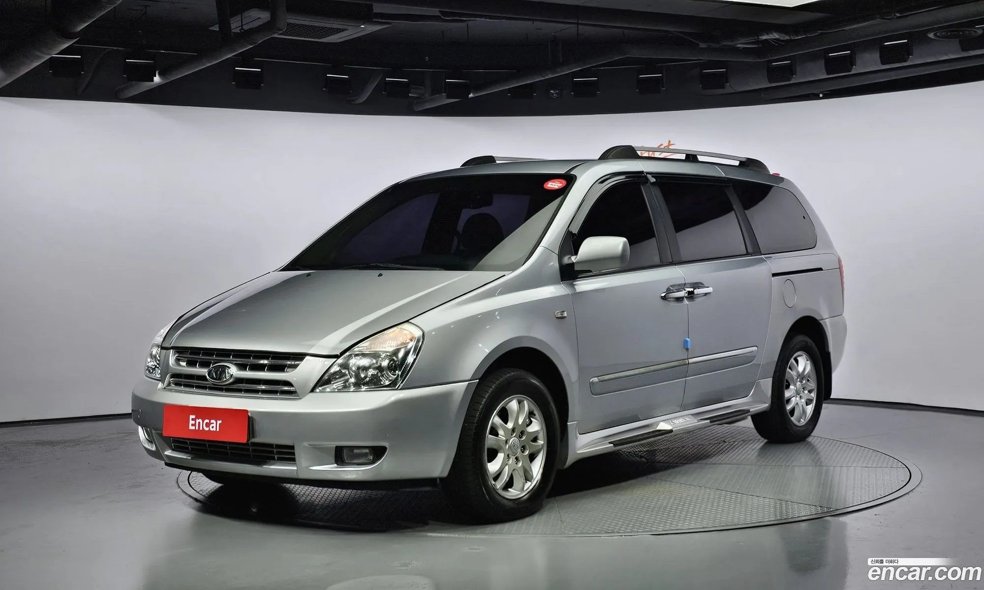 Kia Grand Carnival Lpi Glx Basic Model - фотография 12476850