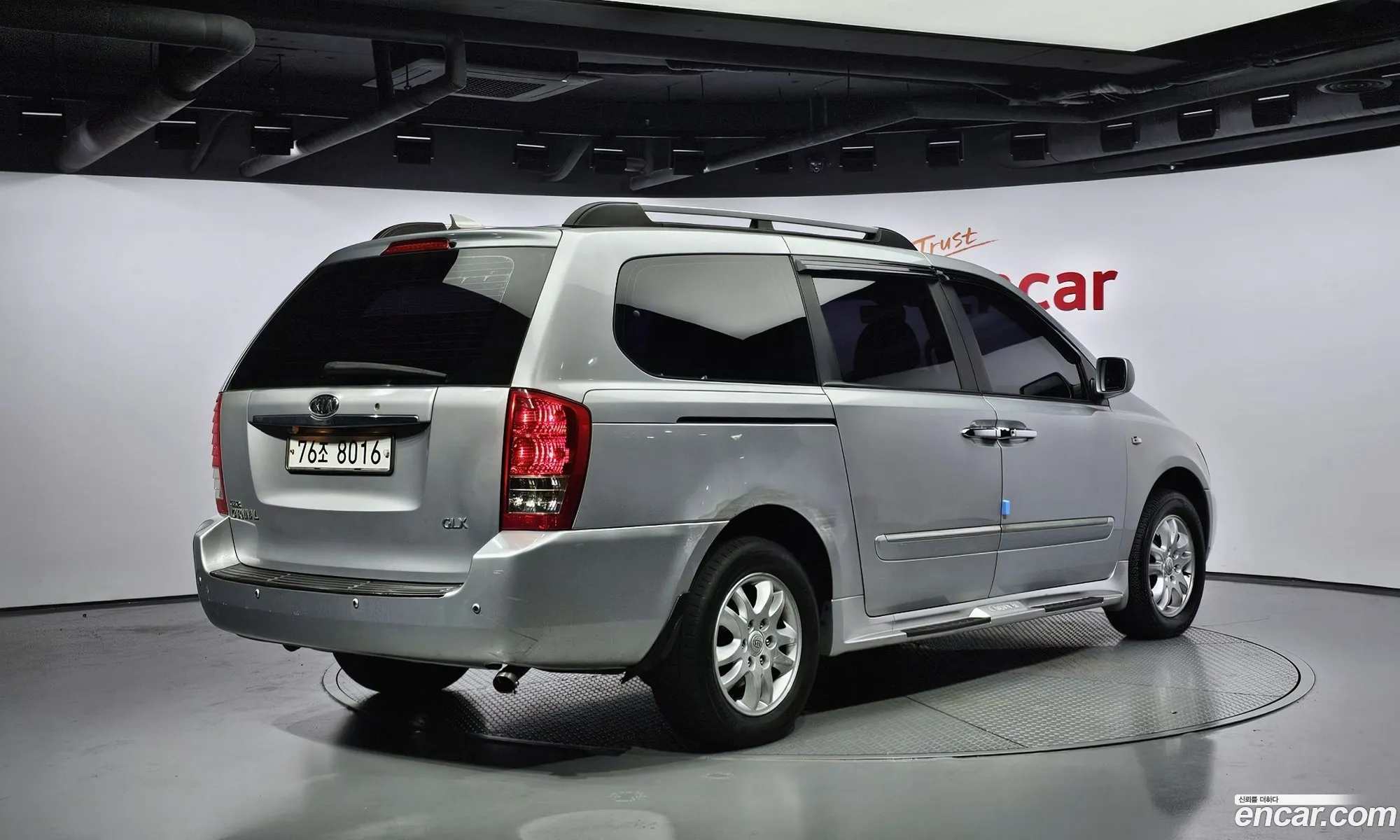 Kia Grand Carnival Lpi Glx Basic Model - фотография 12476851