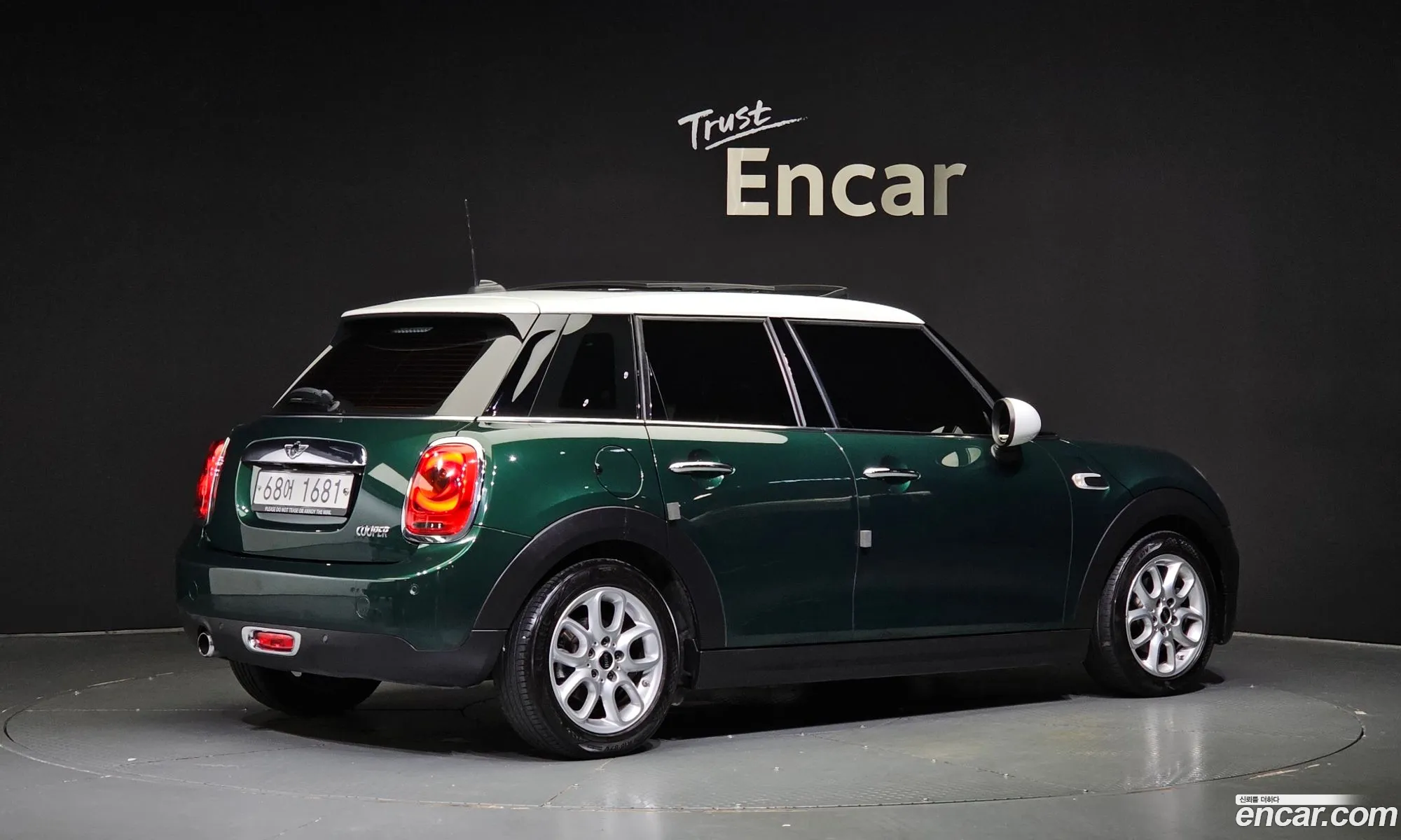Mini Cooper 5-Door High 3Rd Generation - фотография 8055618